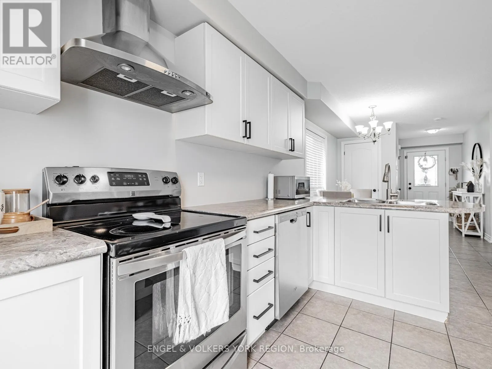 176 BANTING CRESCENT