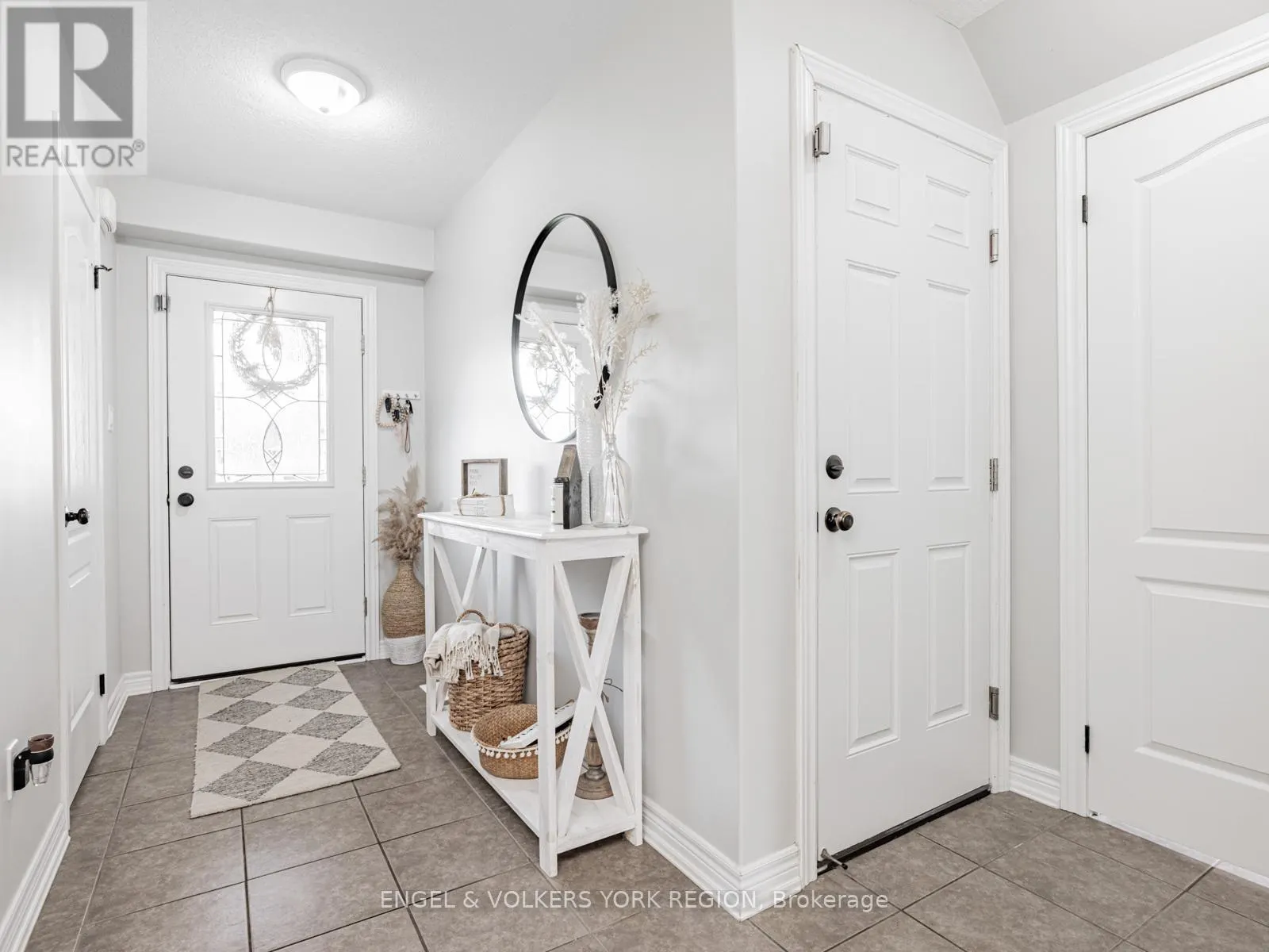 176 BANTING CRESCENT