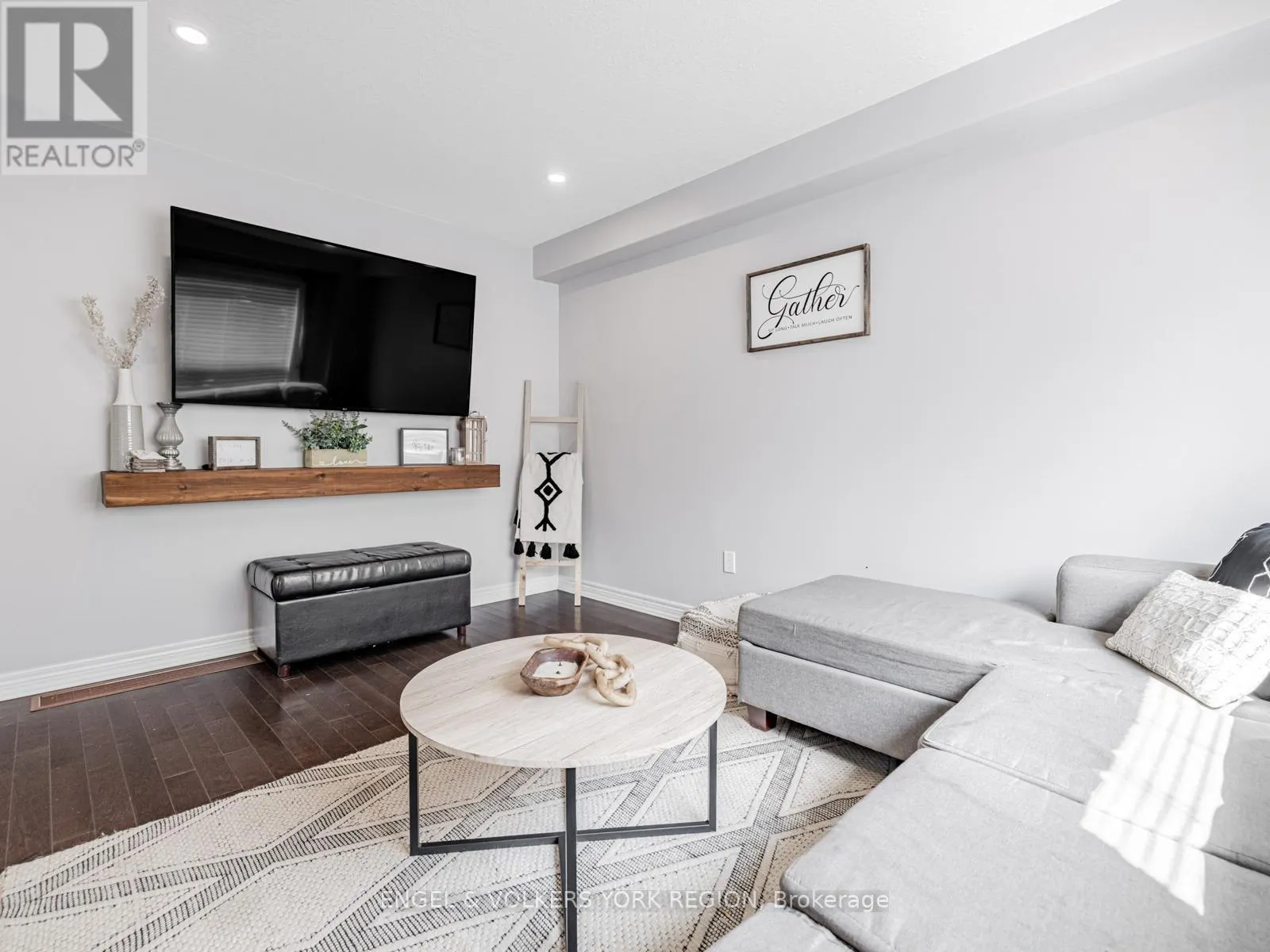 176 BANTING CRESCENT