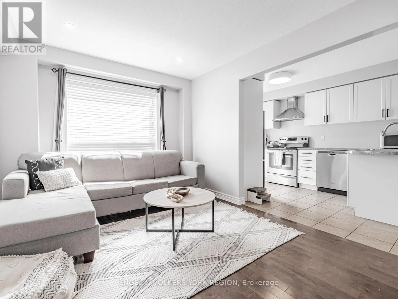 176 BANTING CRESCENT