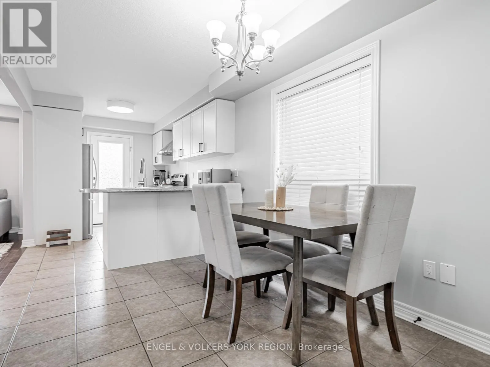176 BANTING CRESCENT