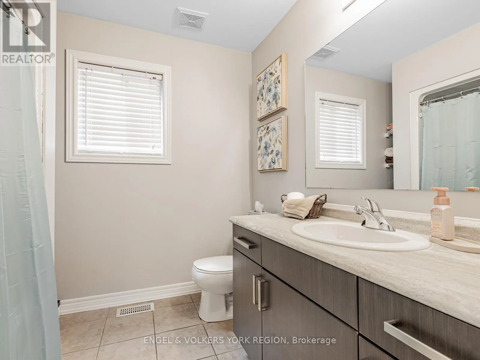 176 BANTING CRESCENT
