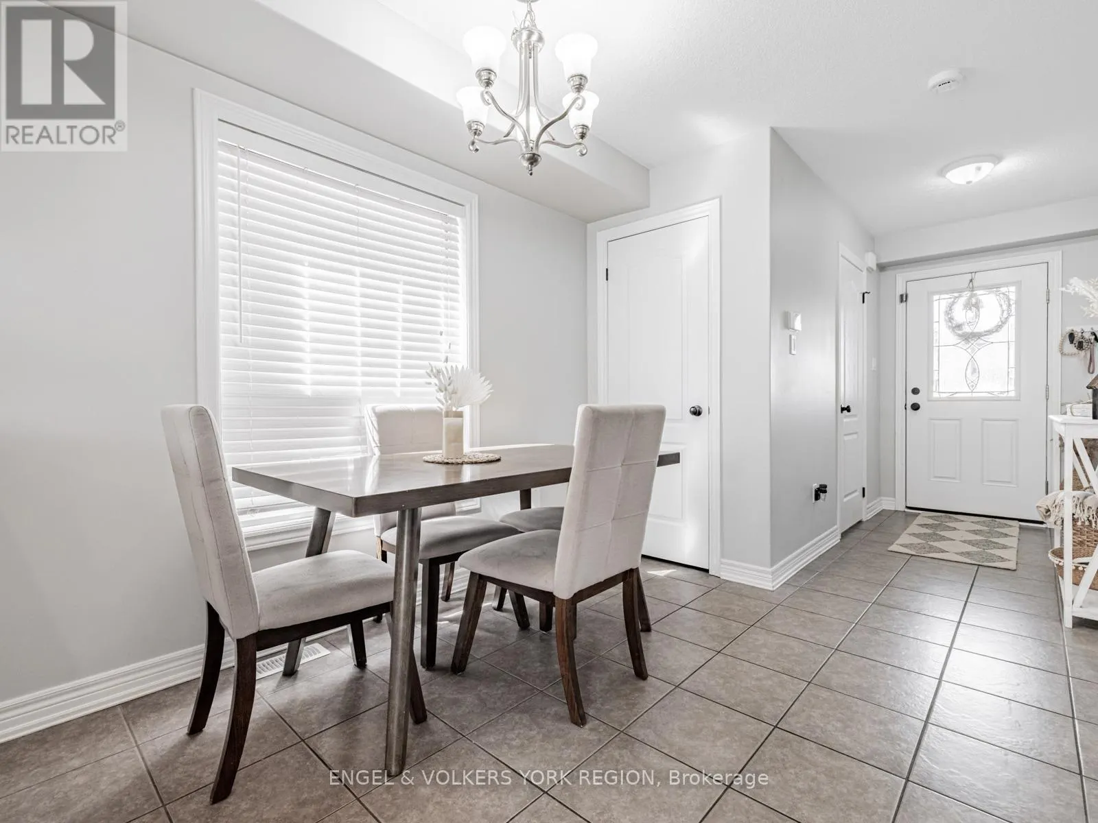 176 BANTING CRESCENT