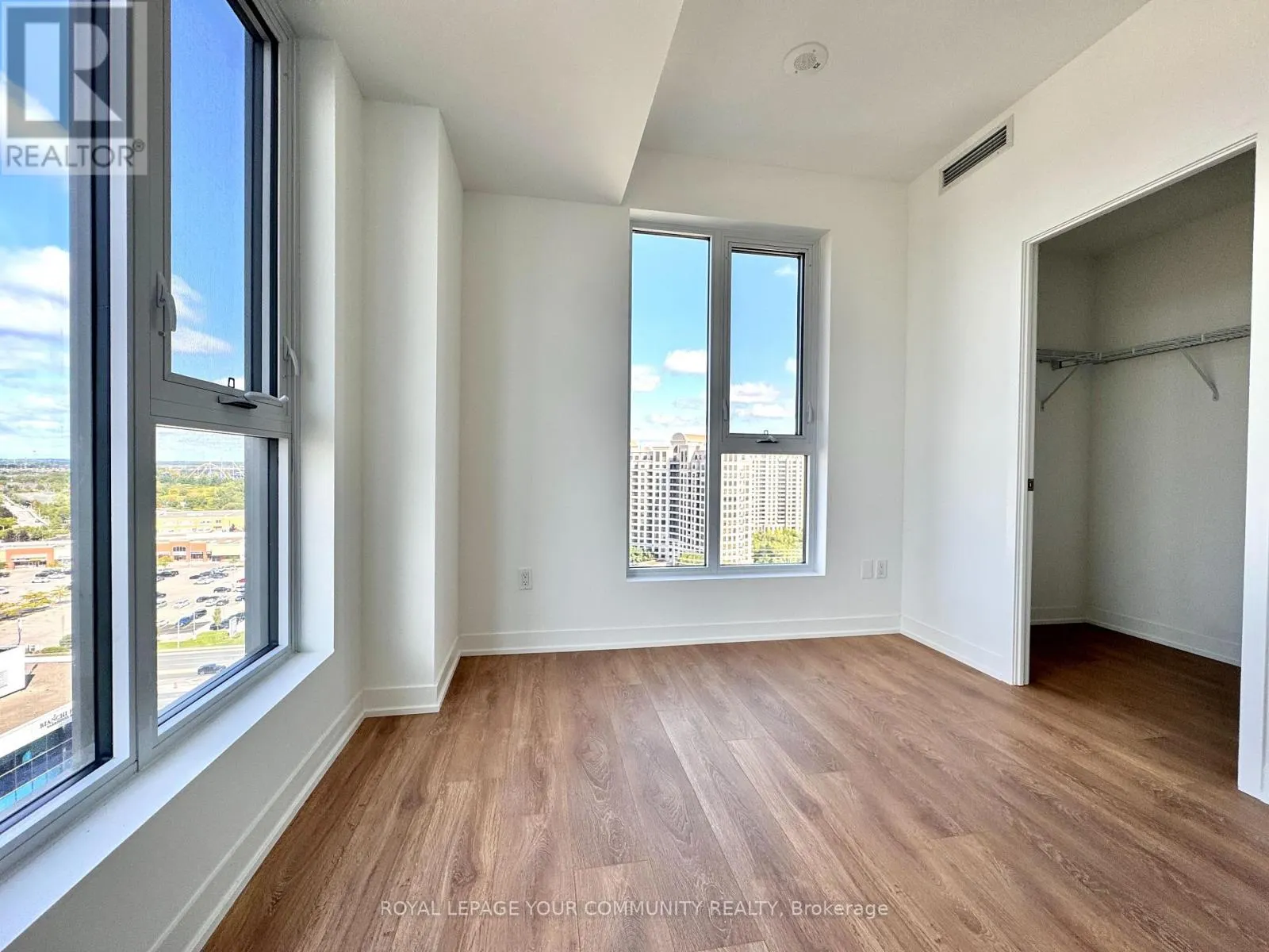 1424 - 498 CALDARI ROAD