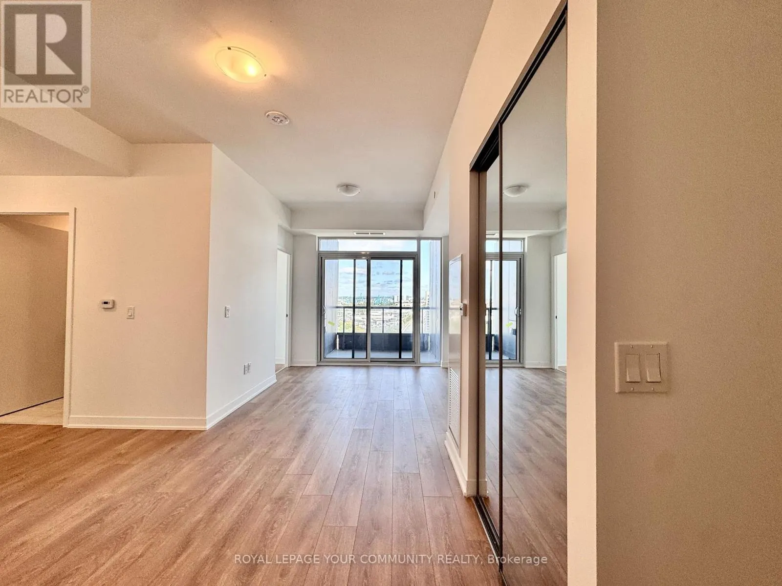 1424 - 498 CALDARI ROAD