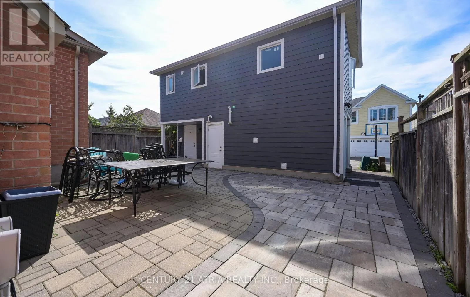 16 PEONY STREET