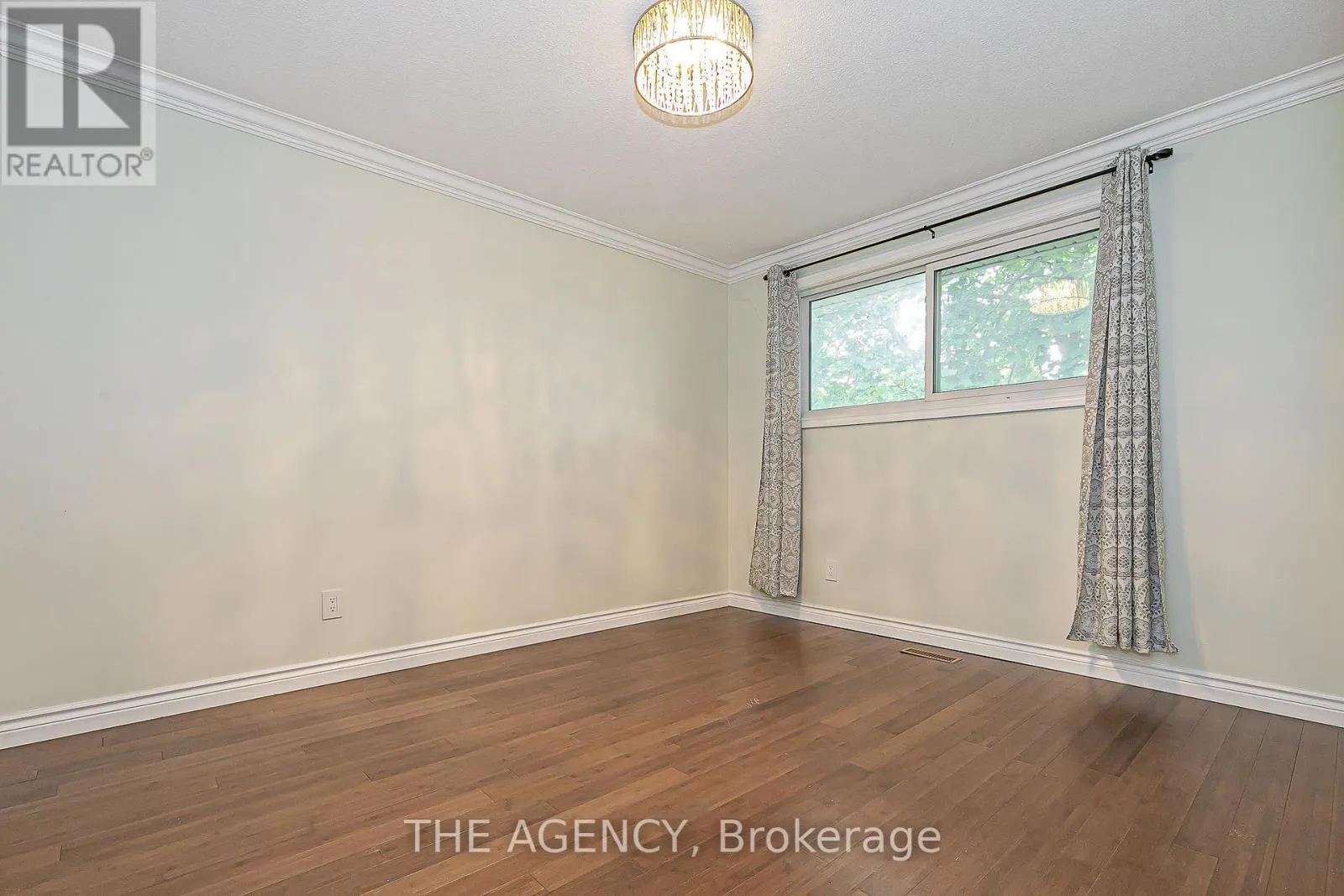 310 PRIMROSE LANE