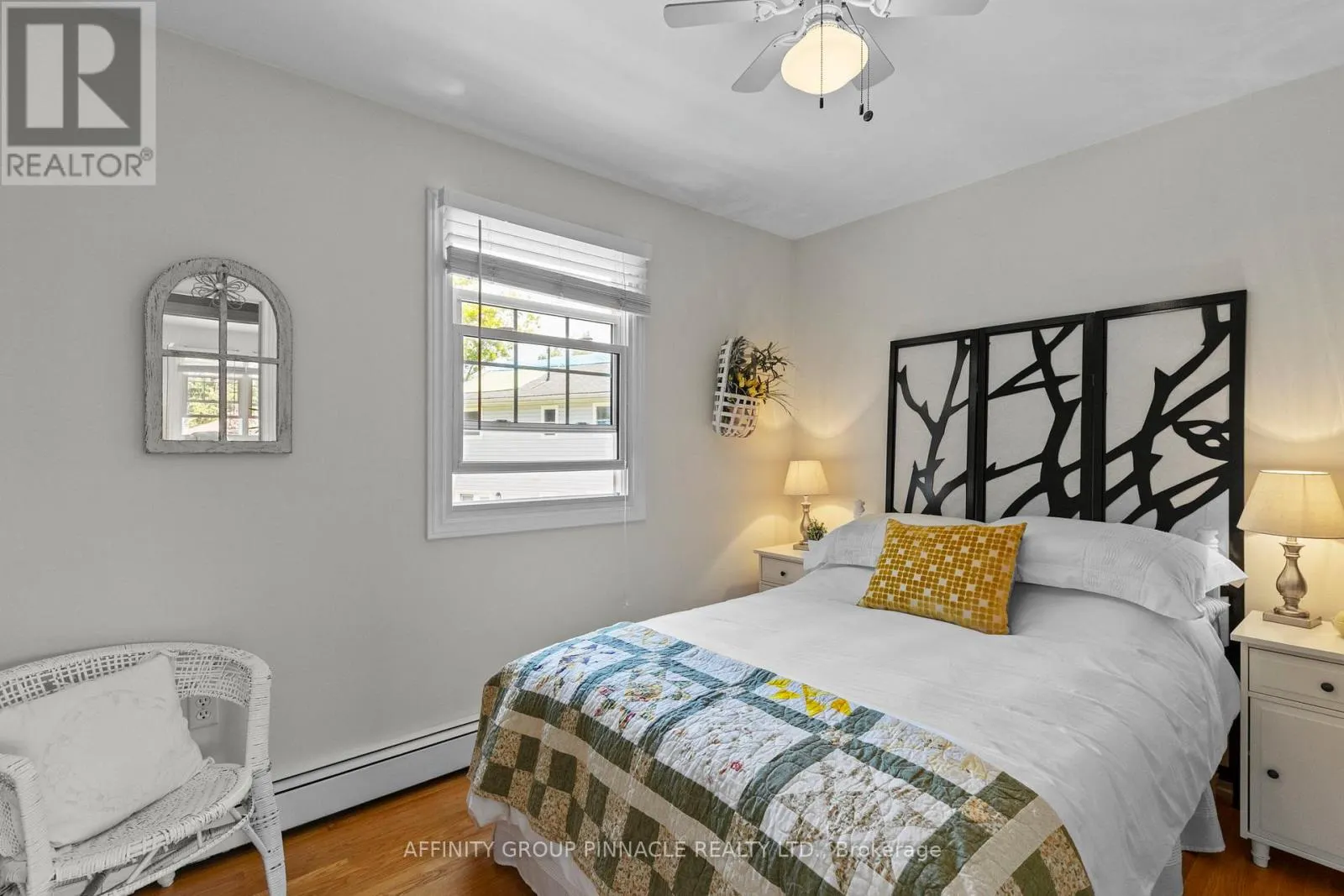 431 DUNDAS STREET