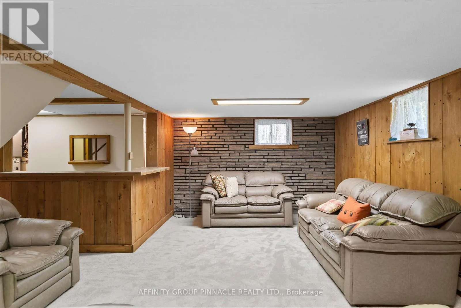431 DUNDAS STREET