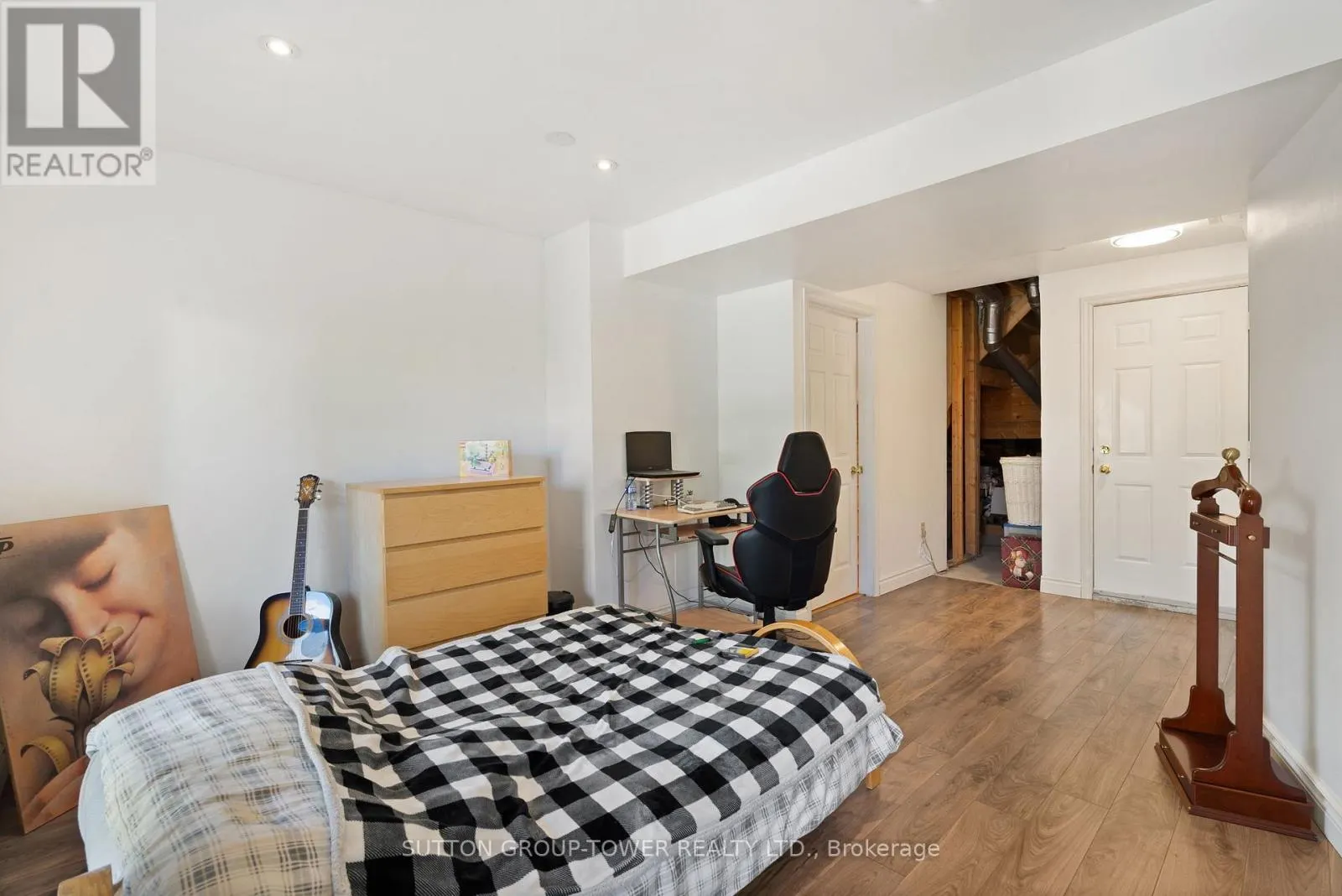 10 CHARLOTTE ANGLISS ROAD