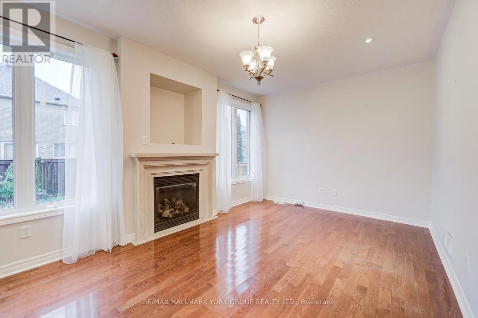 123 OAKBOROUGH DRIVE