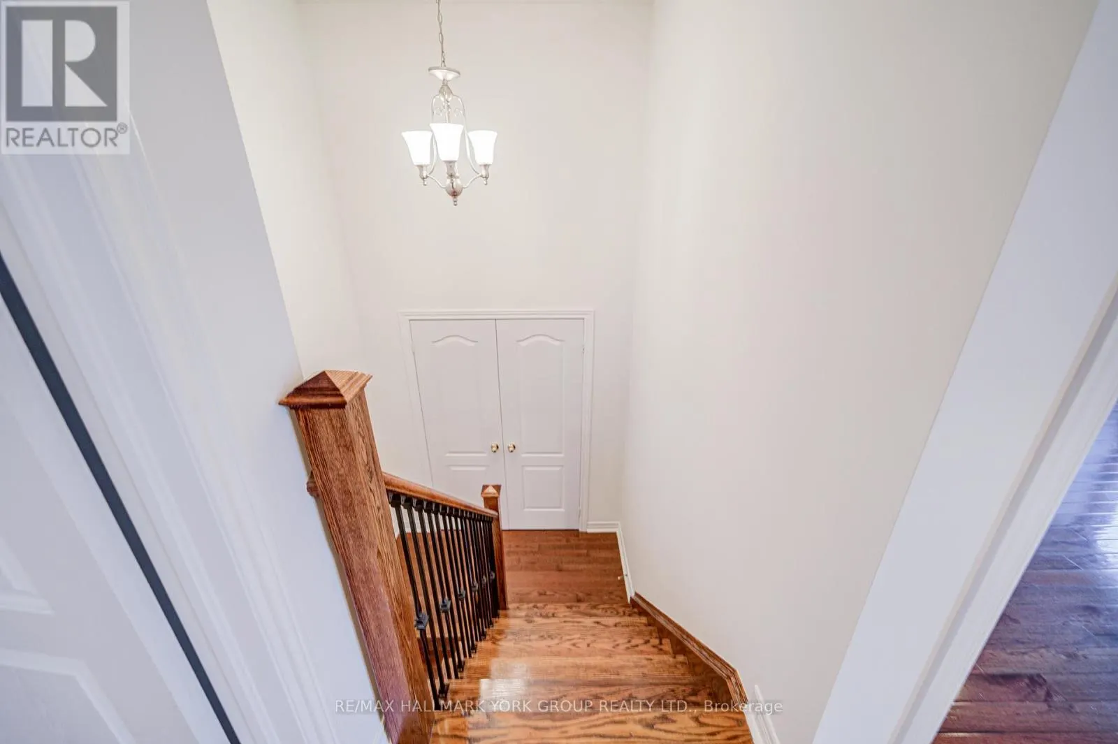 123 OAKBOROUGH DRIVE