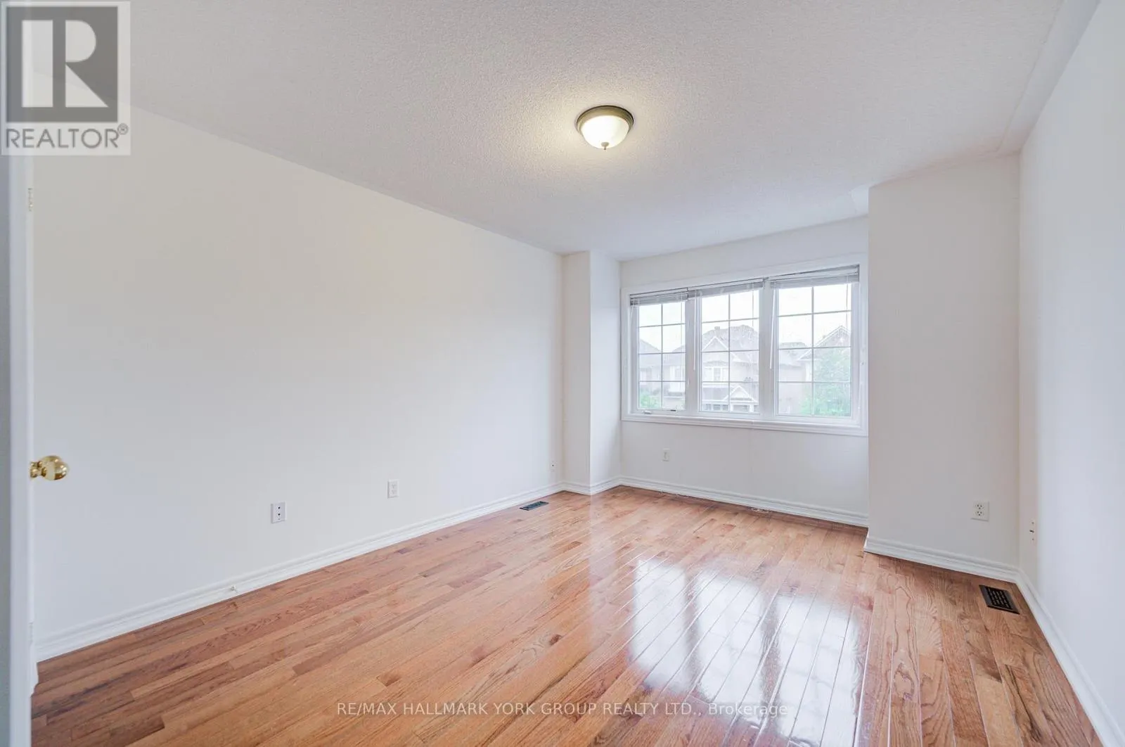 123 OAKBOROUGH DRIVE