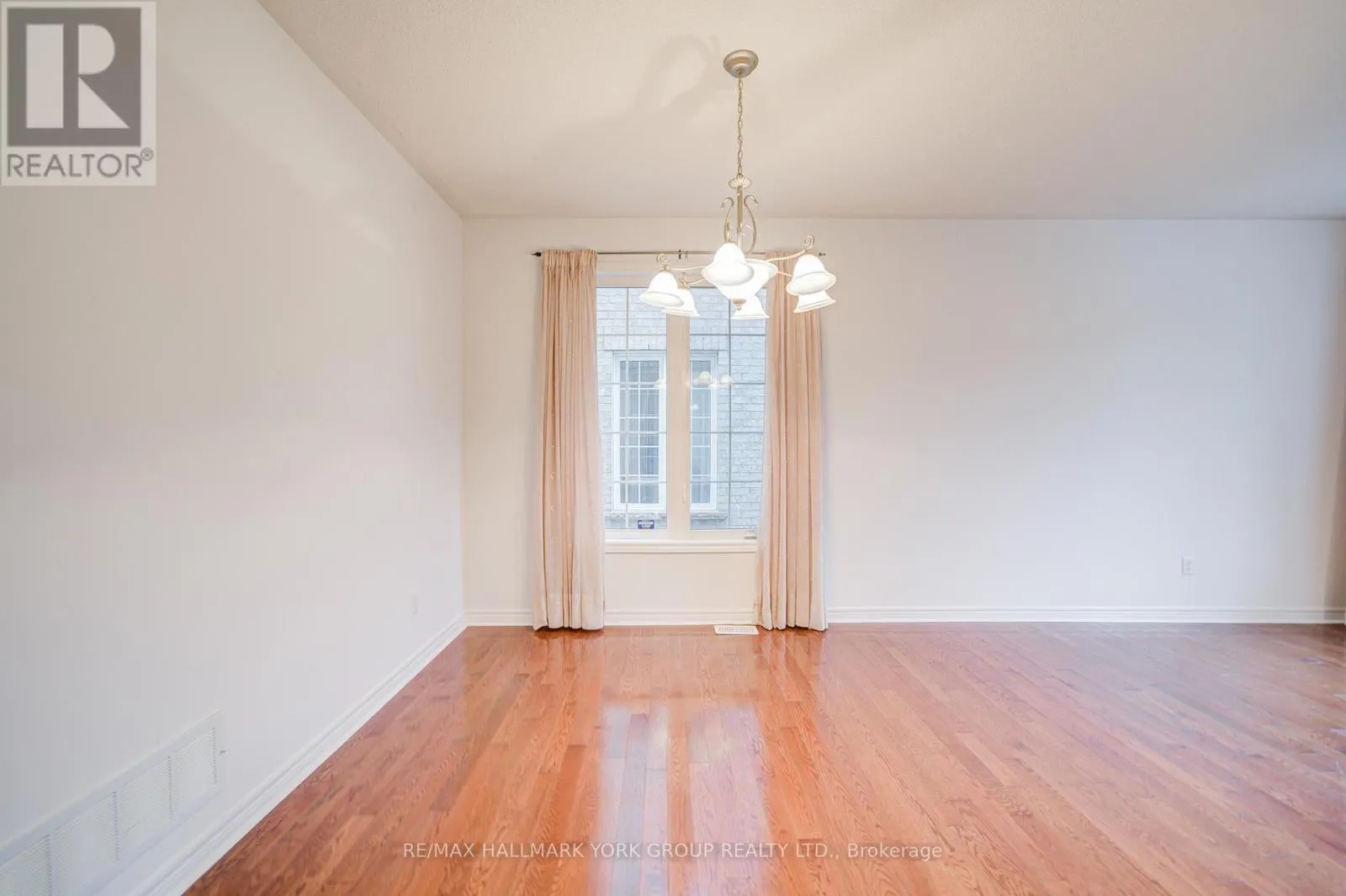 123 OAKBOROUGH DRIVE
