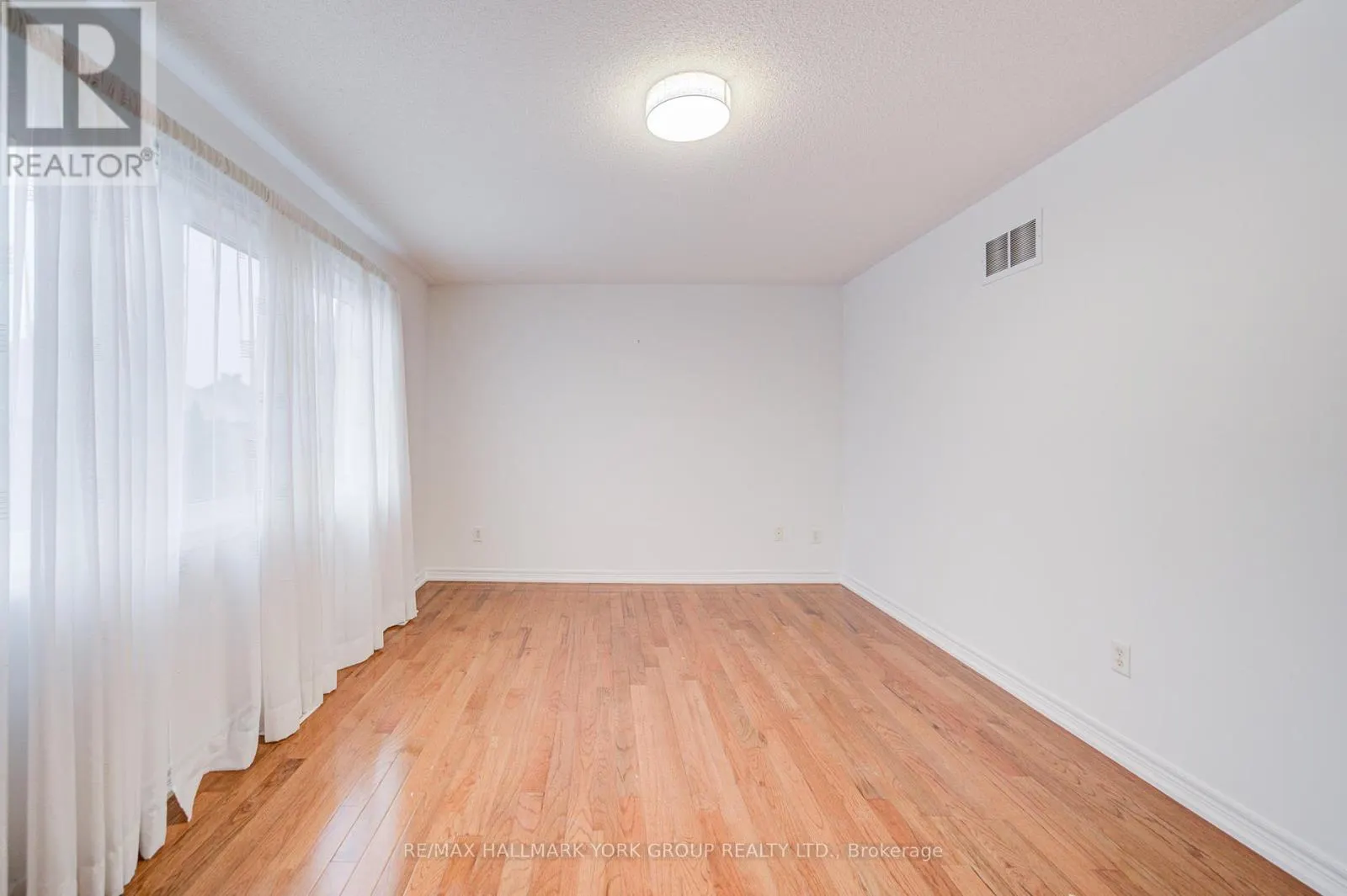 123 OAKBOROUGH DRIVE
