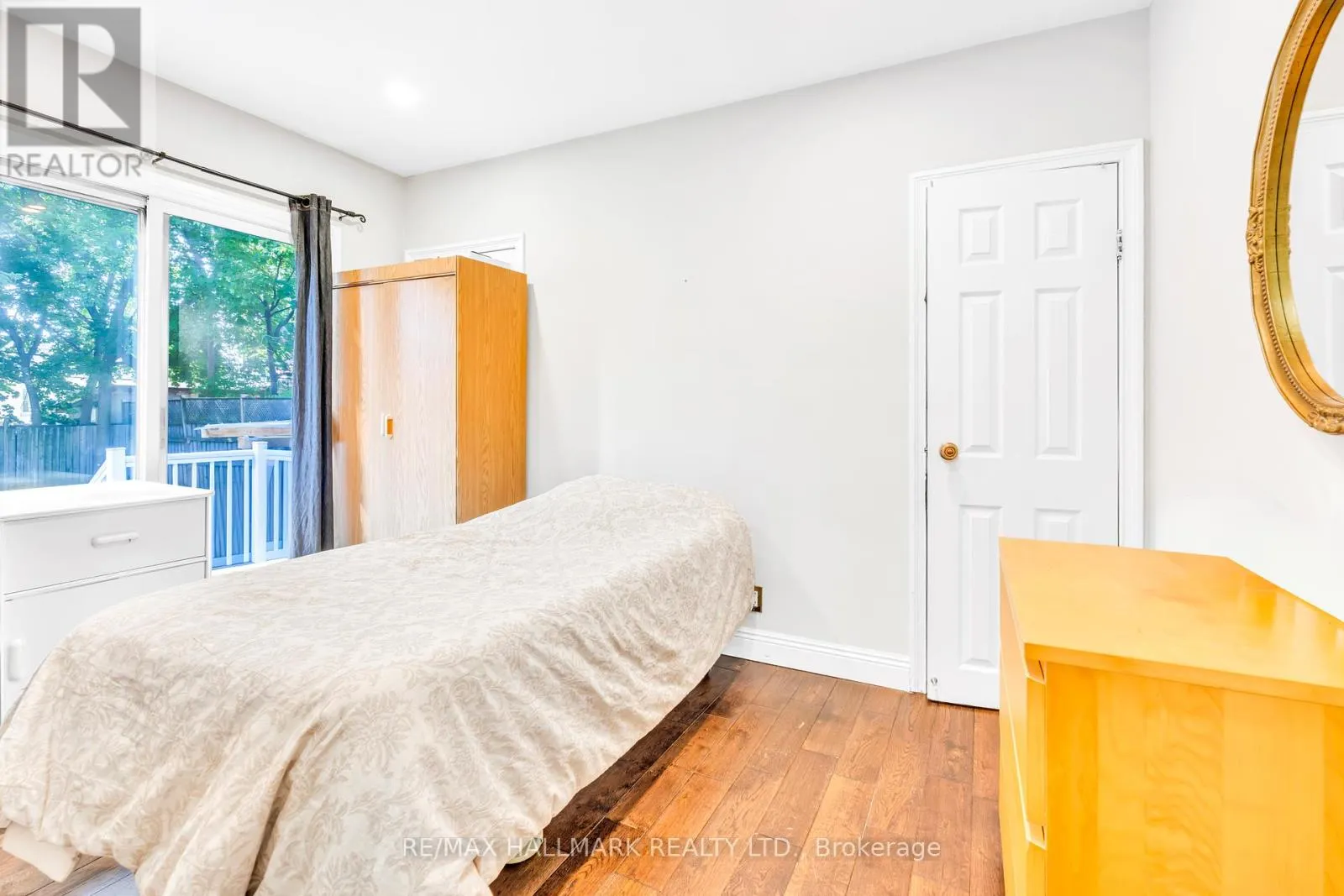 43 MEADOWVIEW AVENUE