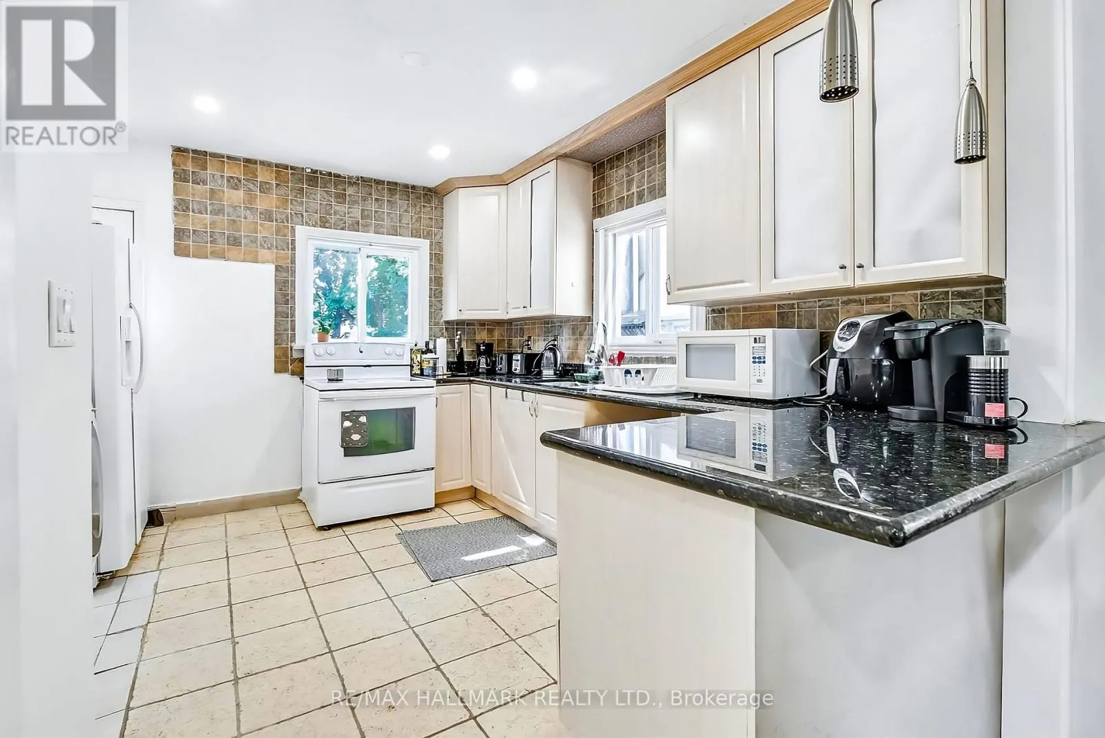 43 MEADOWVIEW AVENUE