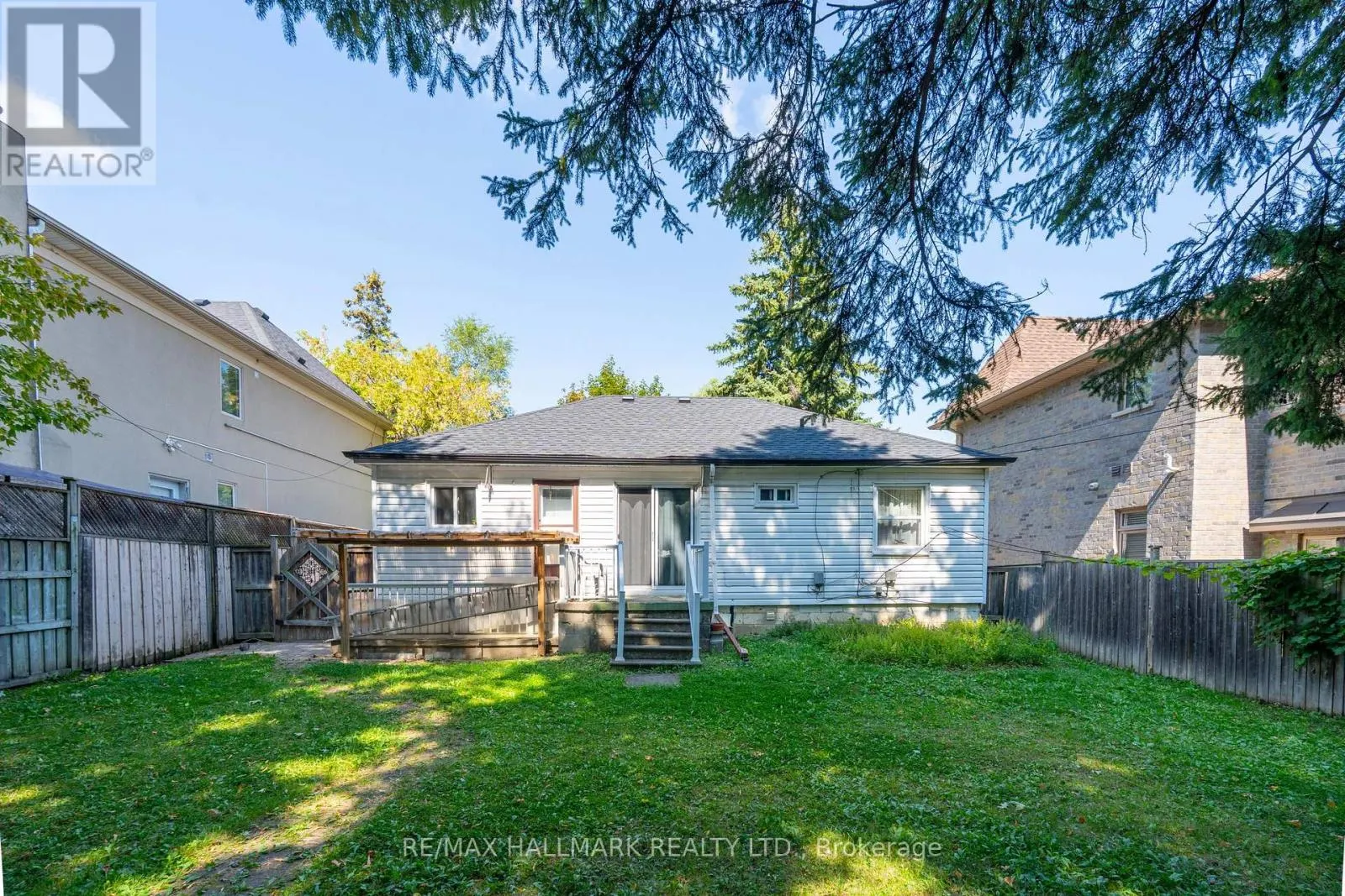 43 MEADOWVIEW AVENUE