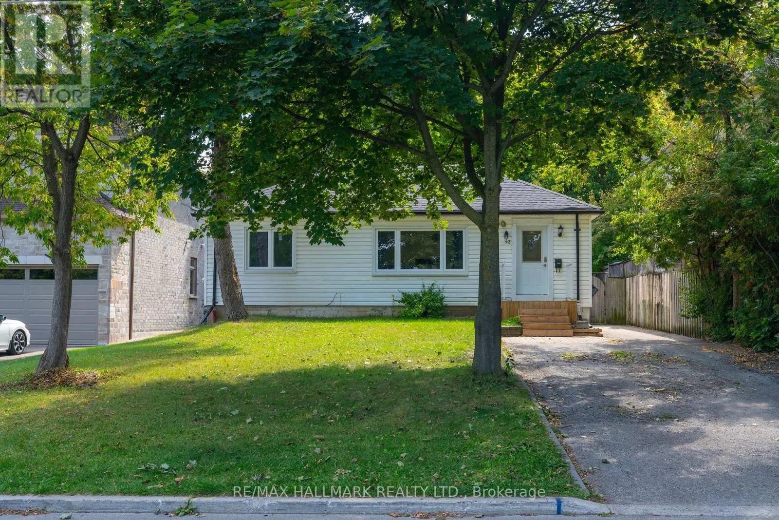 43 MEADOWVIEW AVENUE