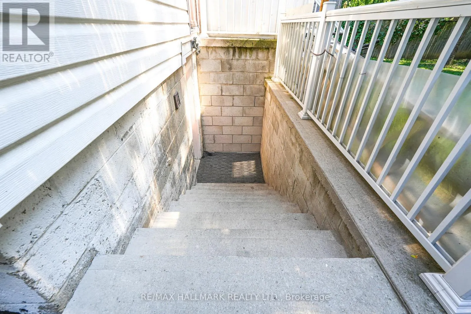 43 MEADOWVIEW AVENUE