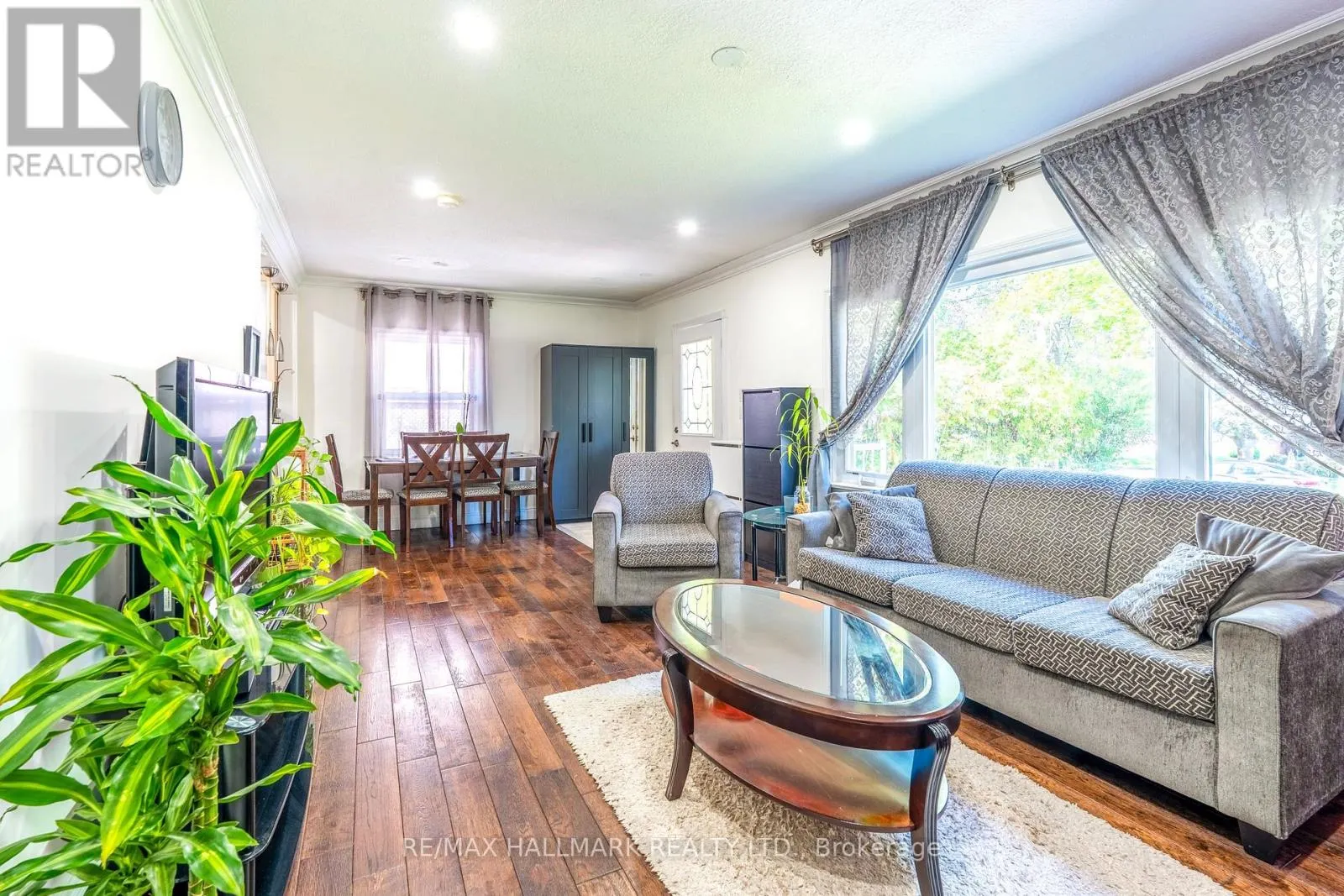 43 MEADOWVIEW AVENUE