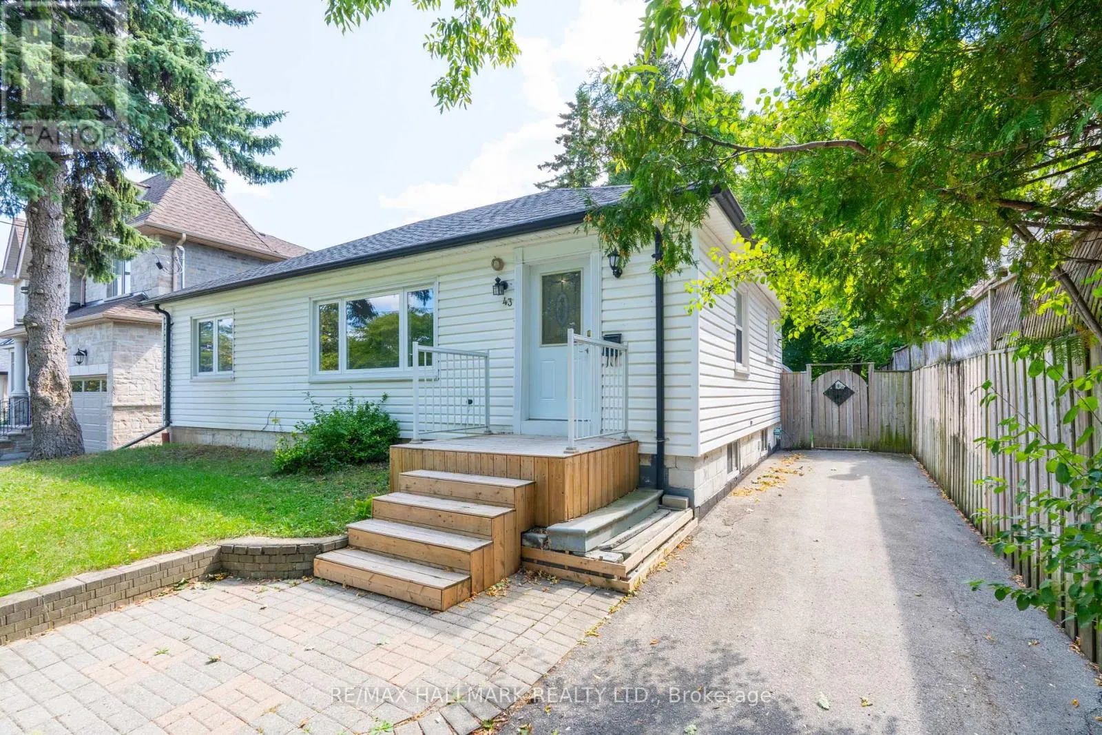 43 MEADOWVIEW AVENUE