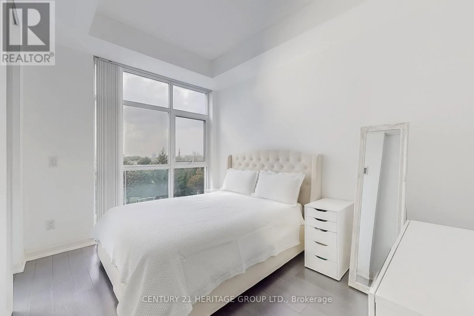 322 - 8763 BAYVIEW AVENUE