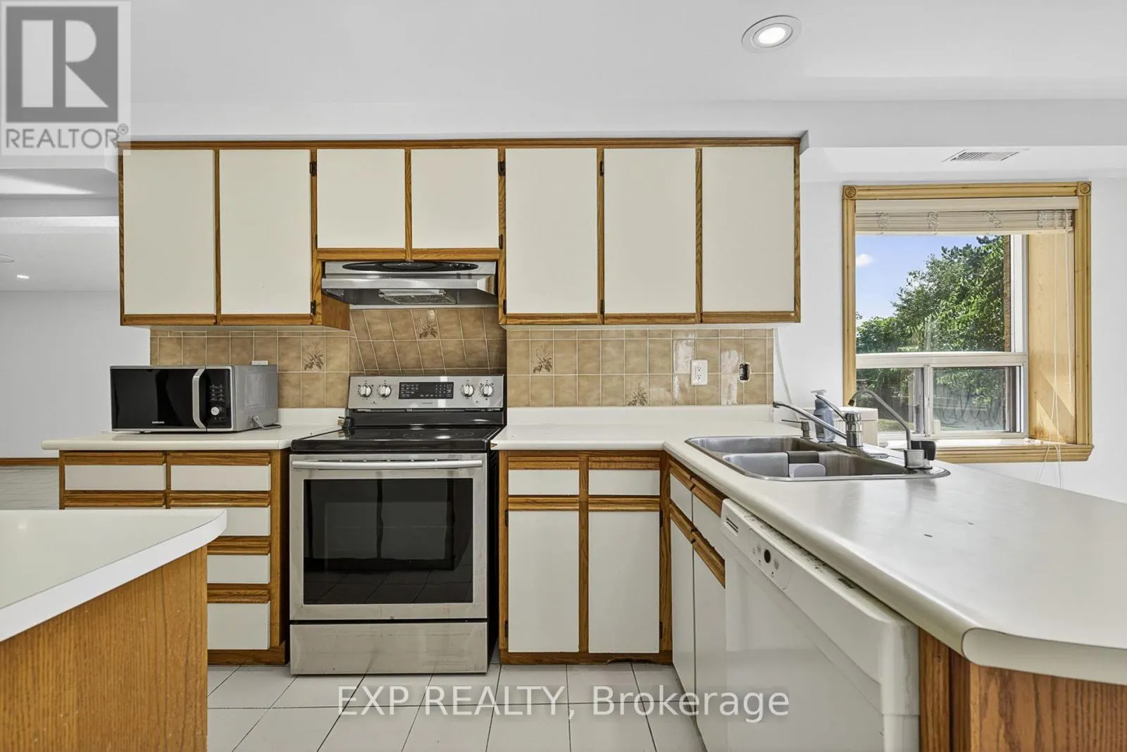 315 STEPHANIE BOULEVARD
