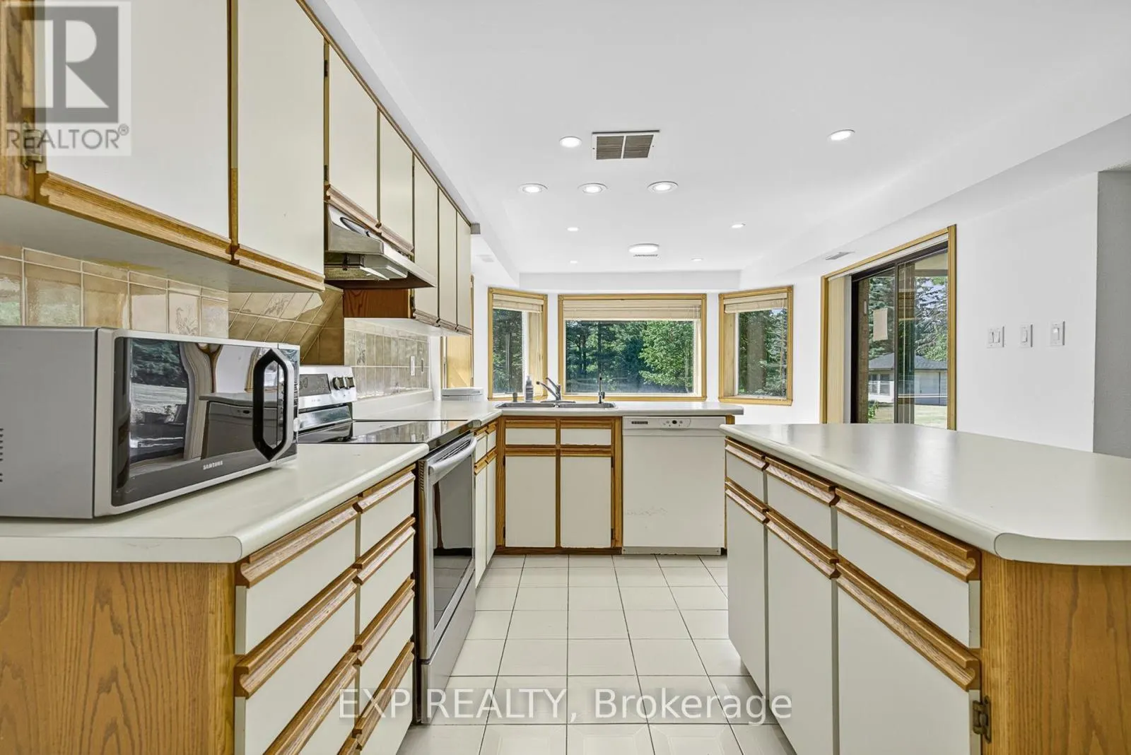 315 STEPHANIE BOULEVARD
