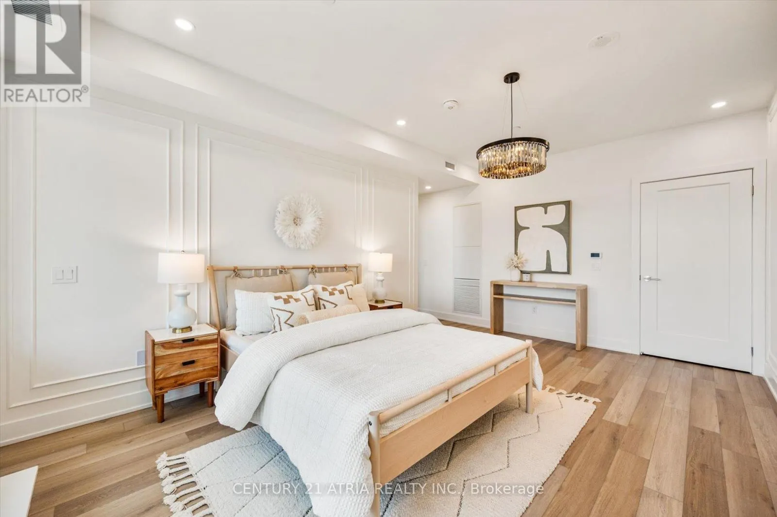 LPH03 - 8 CEDARLAND DRIVE