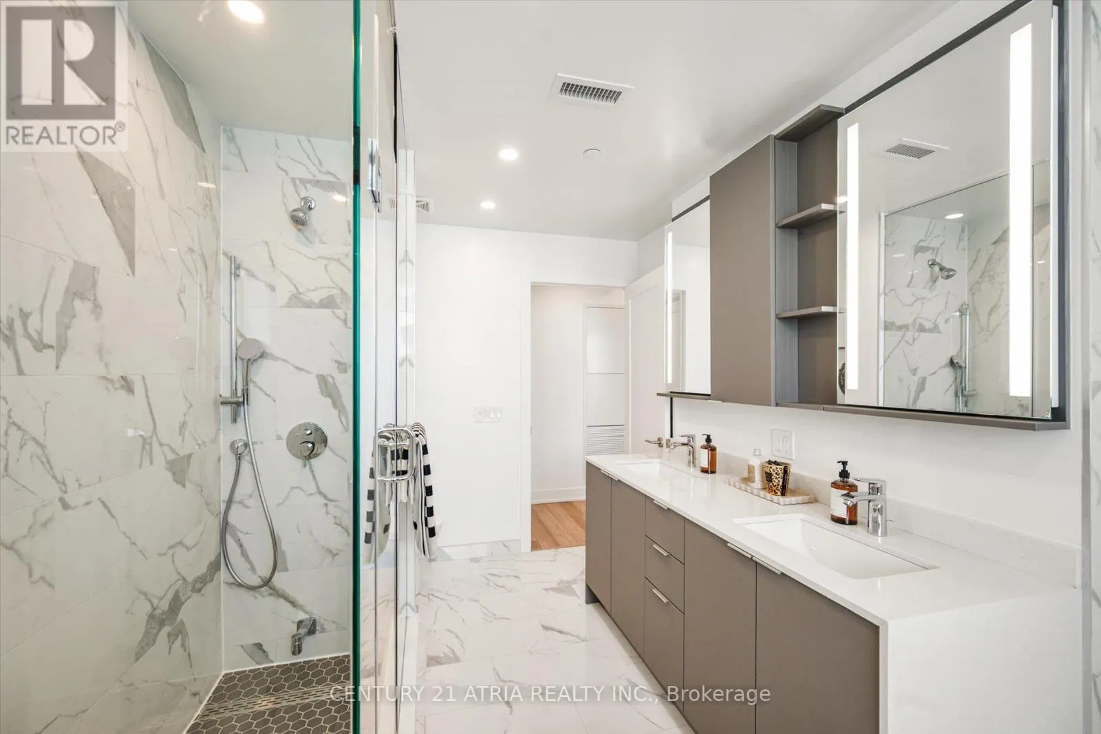 LPH03 - 8 CEDARLAND DRIVE