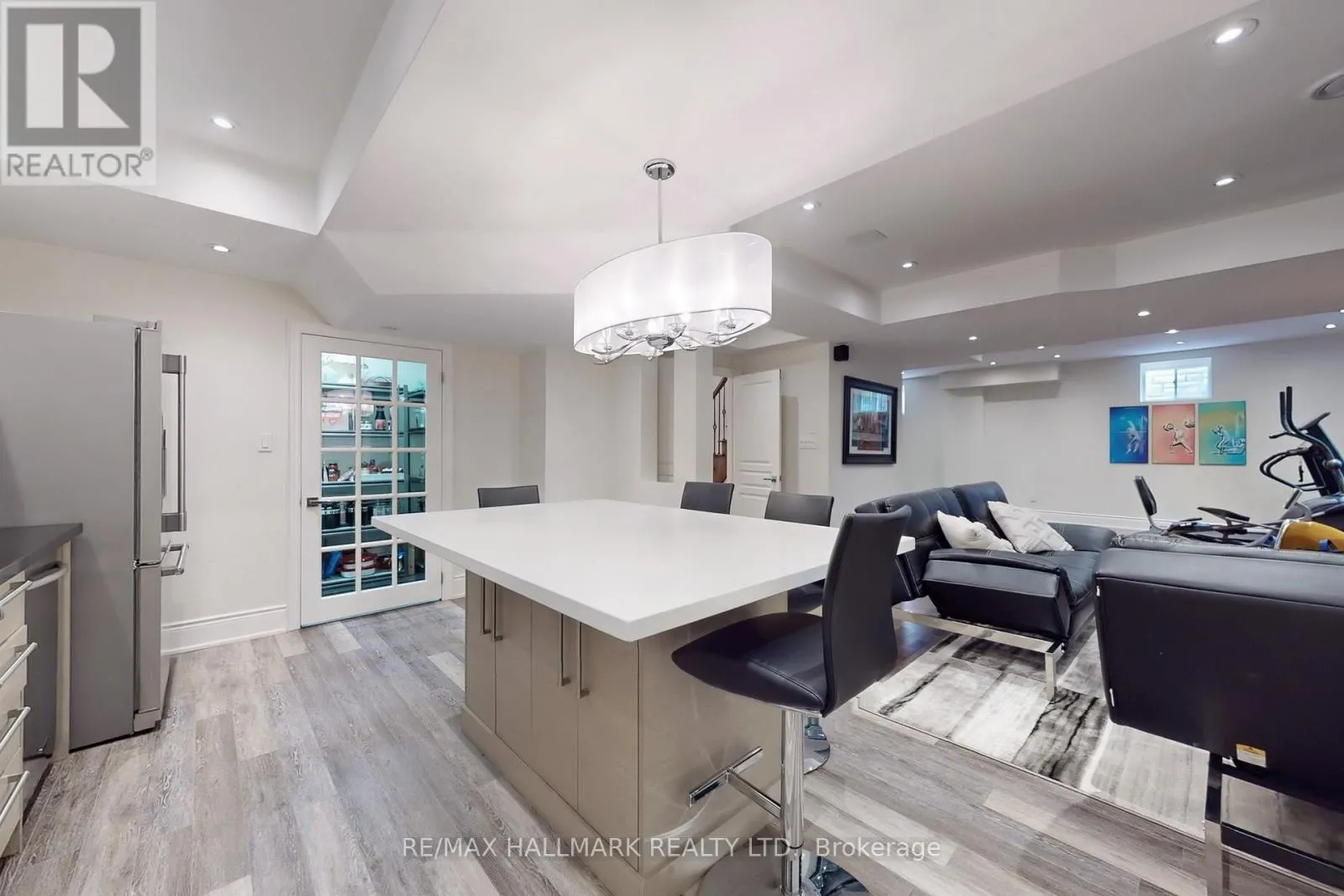 436 PARADELLE DRIVE