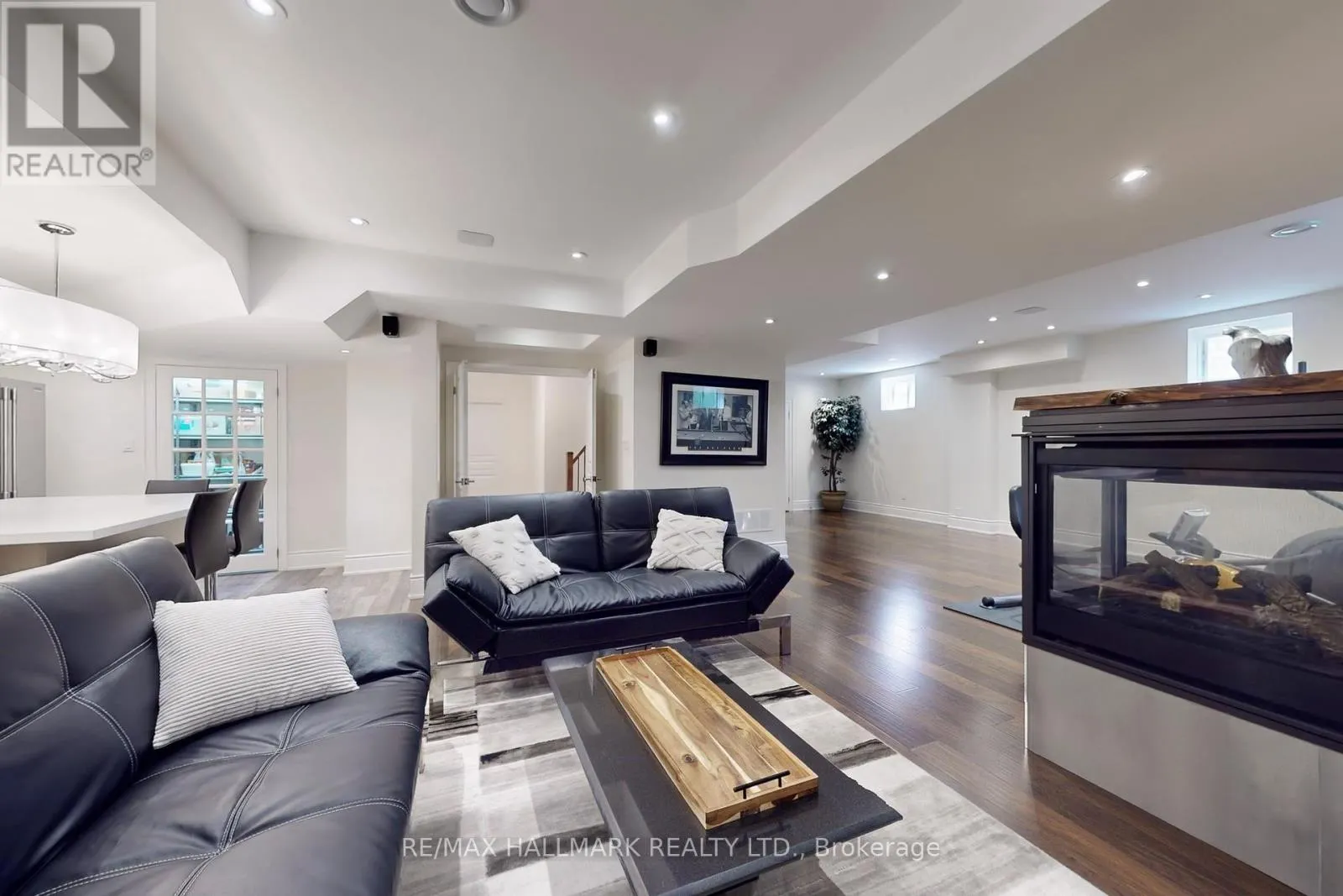 436 PARADELLE DRIVE
