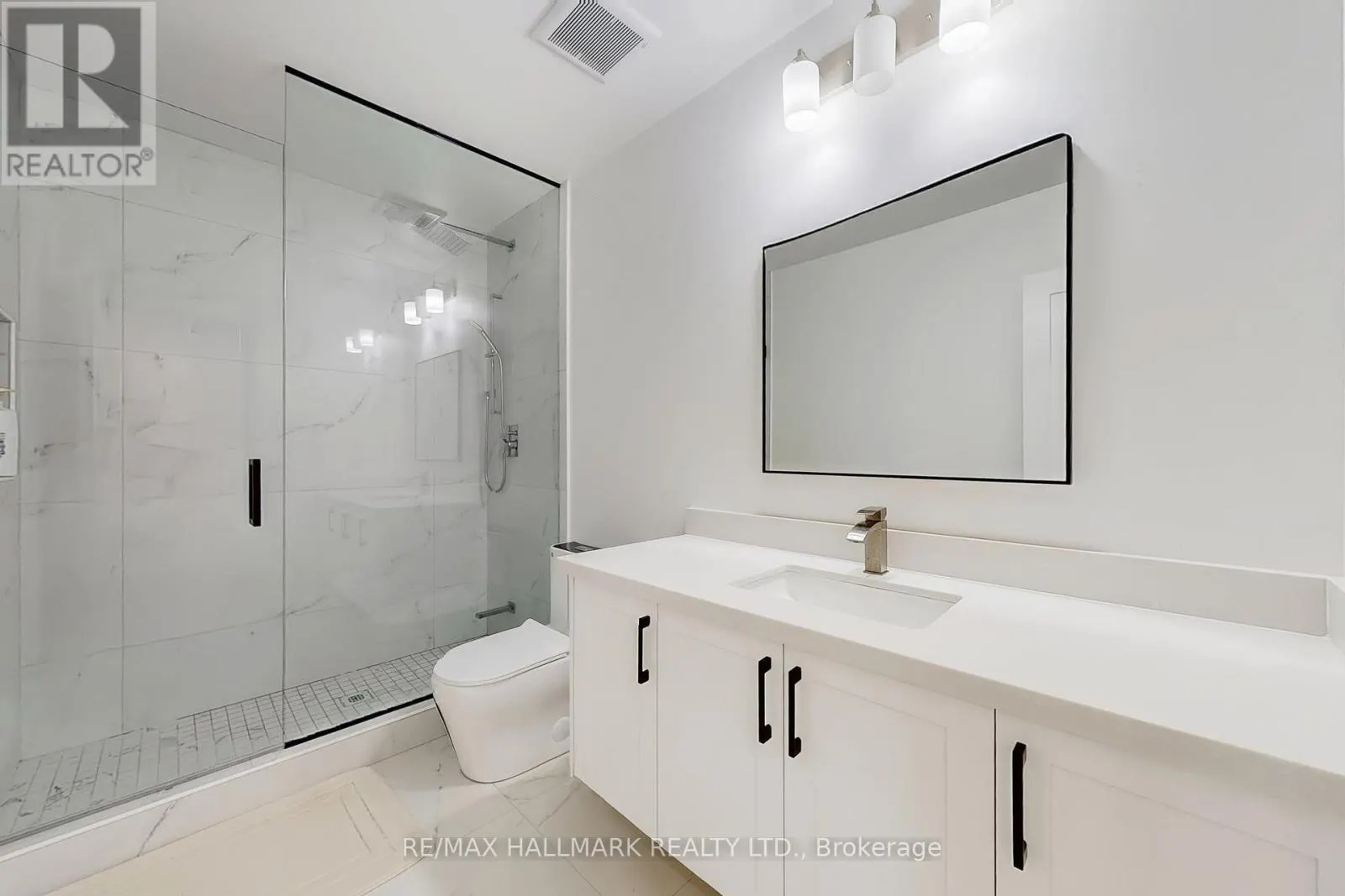 12 SUNBAY COURT
