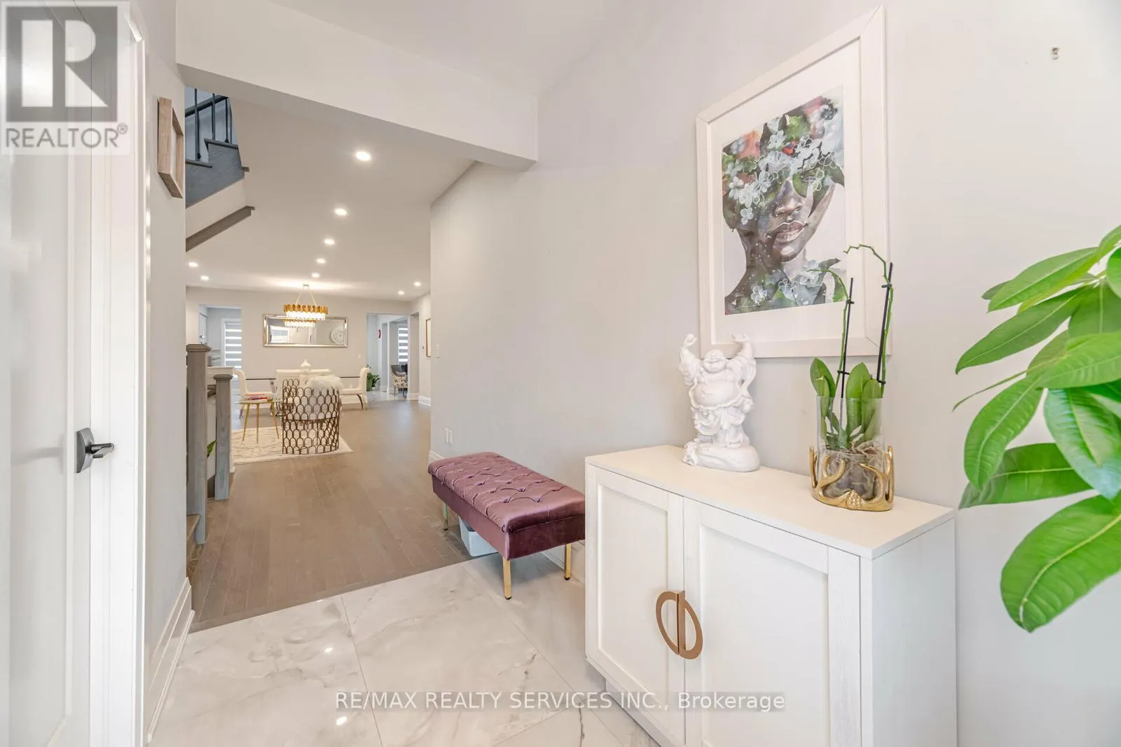 7 BYBLOS COURT