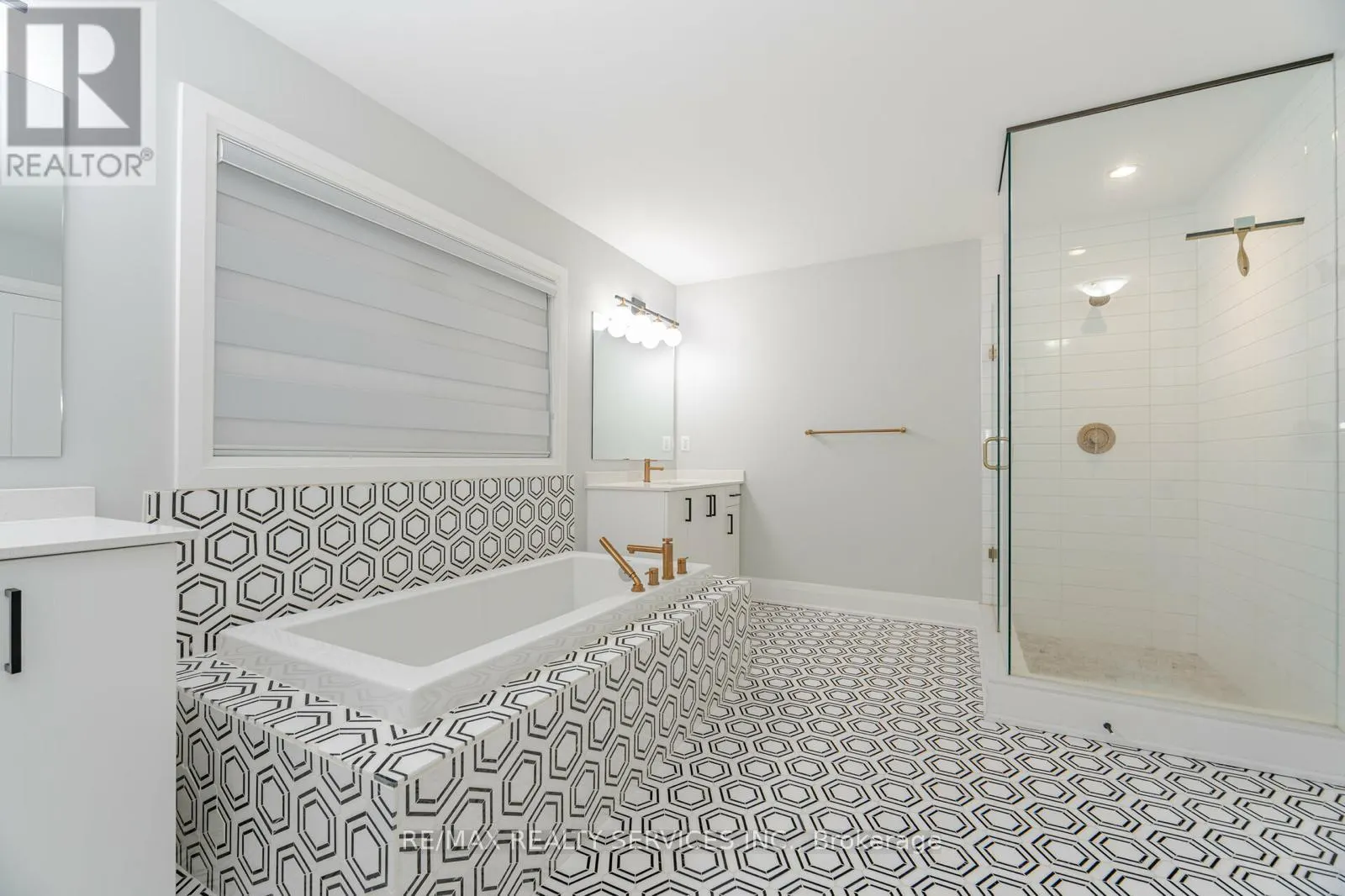 7 BYBLOS COURT