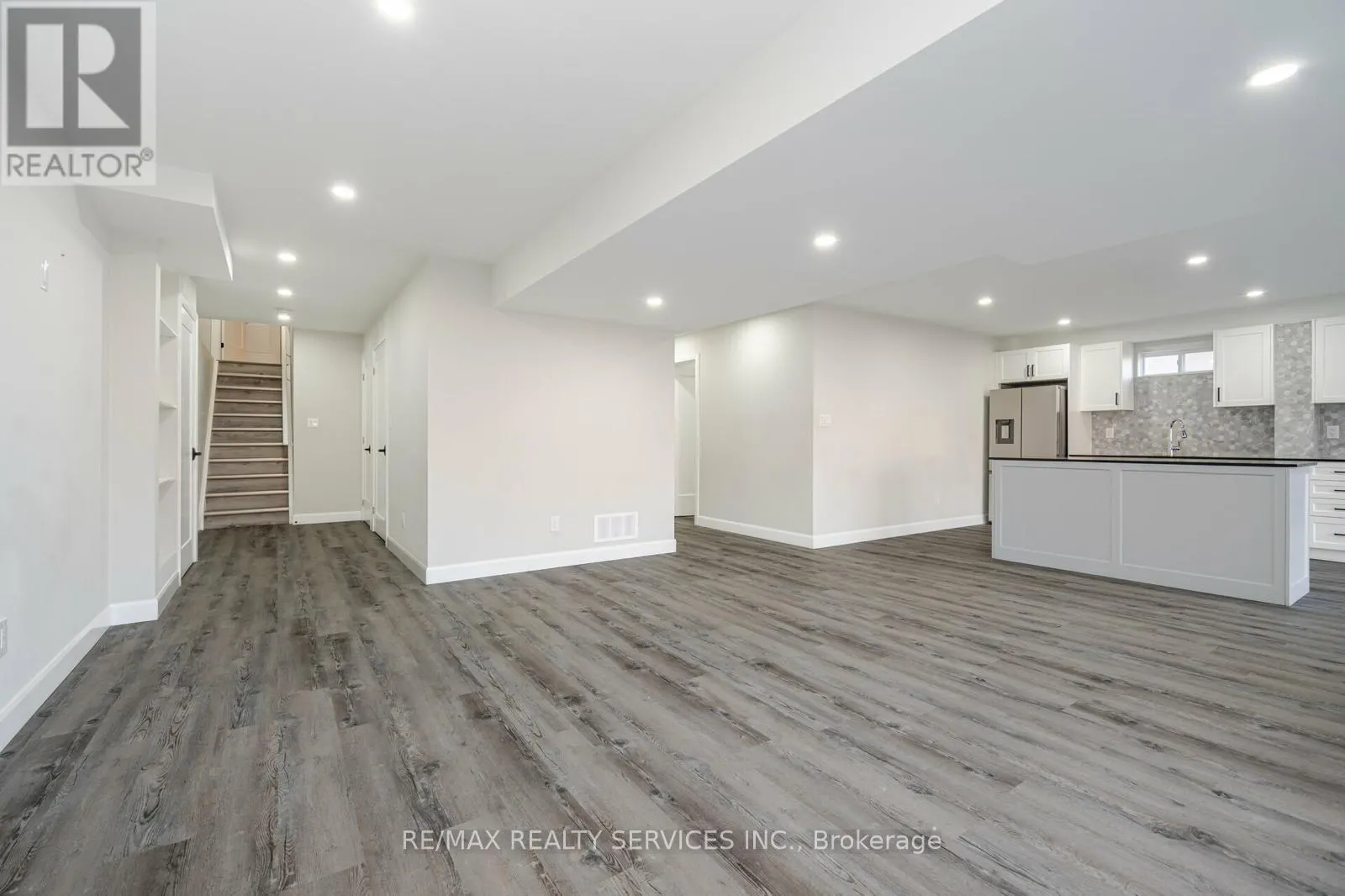 7 BYBLOS COURT