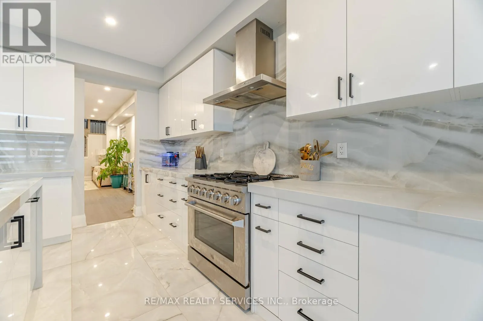 7 BYBLOS COURT