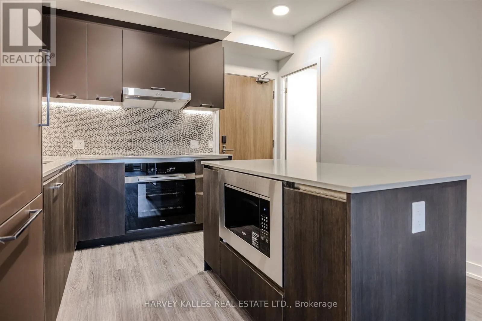432 - 8188 YONGE STREET