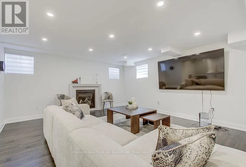 43 DRIZZEL CRESCENT