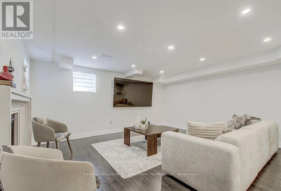 43 DRIZZEL CRESCENT