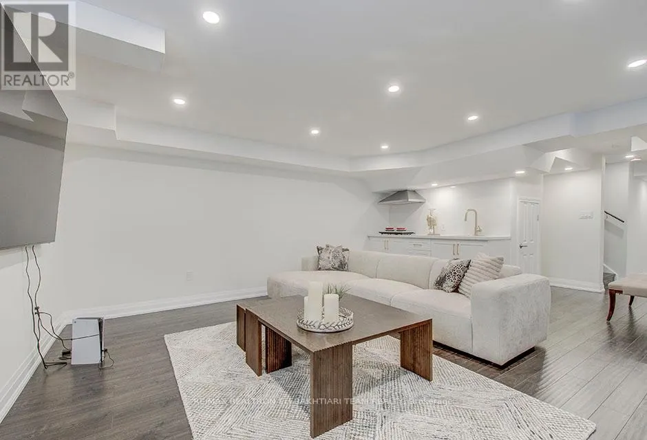 43 DRIZZEL CRESCENT