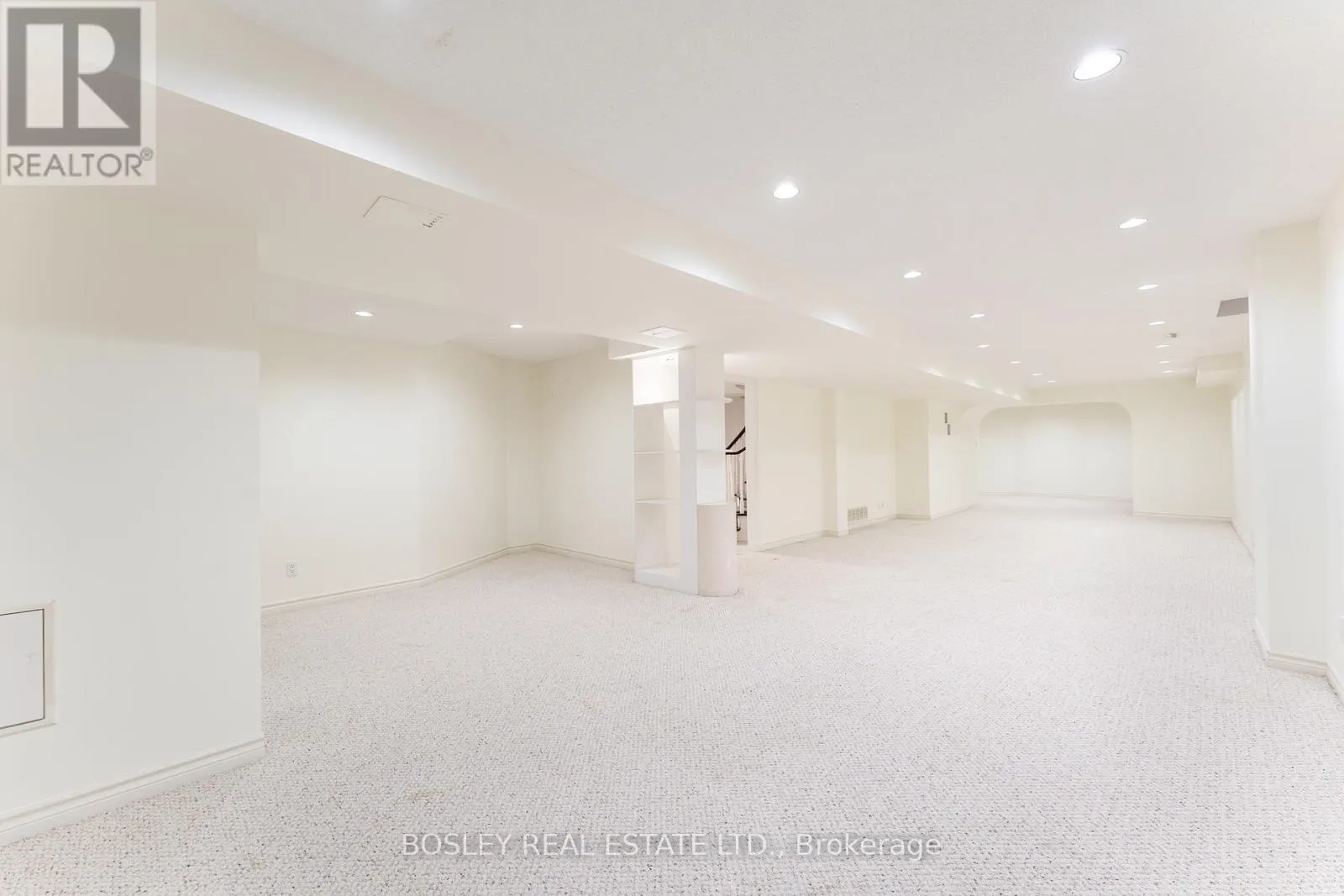 82 WOODSTONE AVENUE