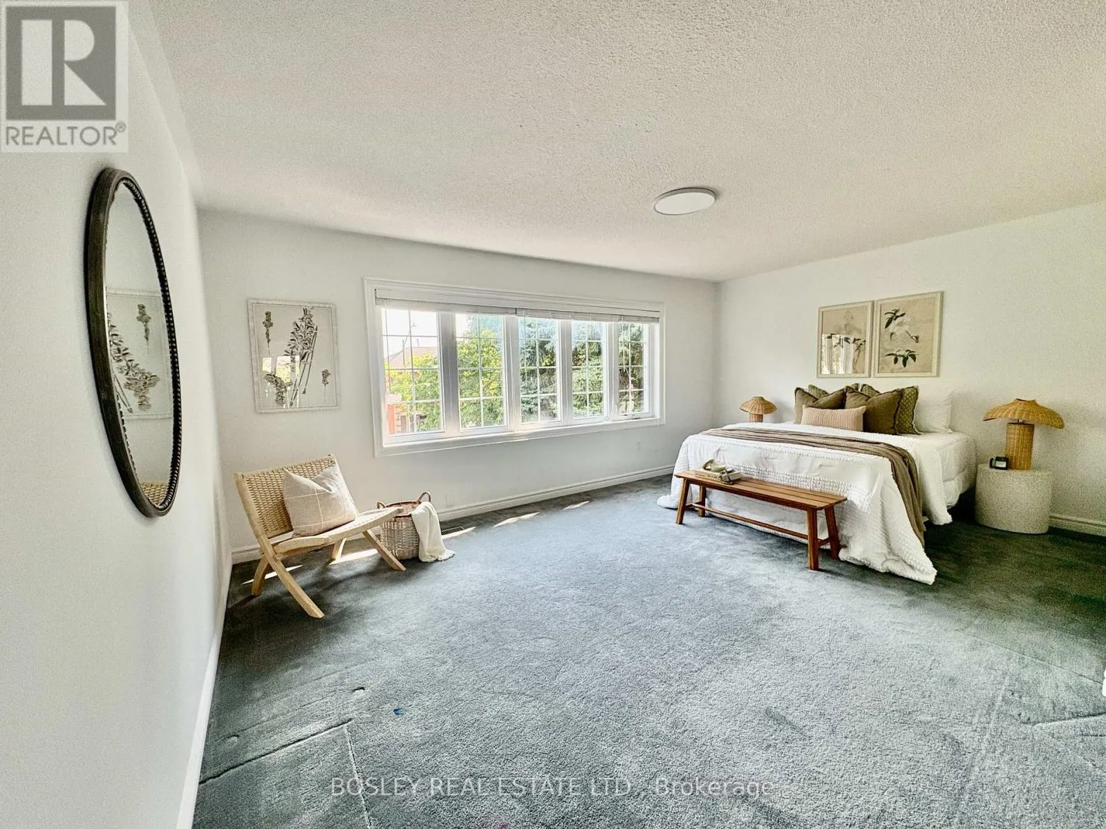 82 WOODSTONE AVENUE