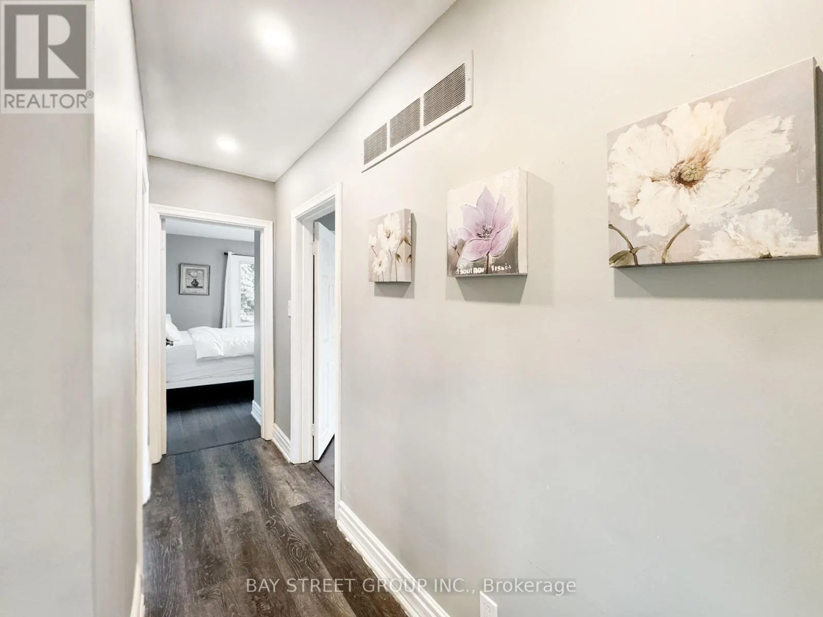 MAIN FLOOR - 8 MIDDLE STREET