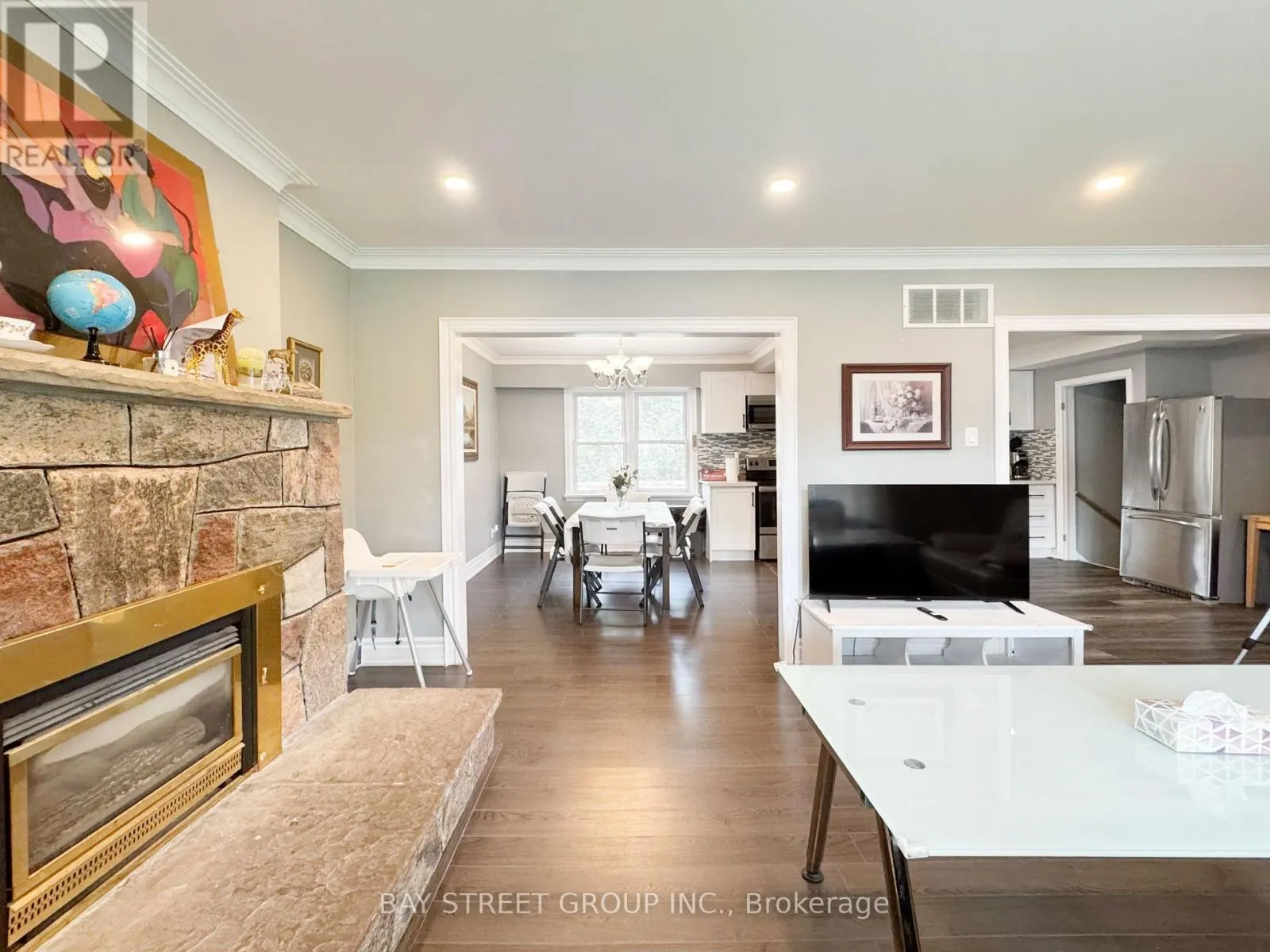 MAIN FLOOR - 8 MIDDLE STREET