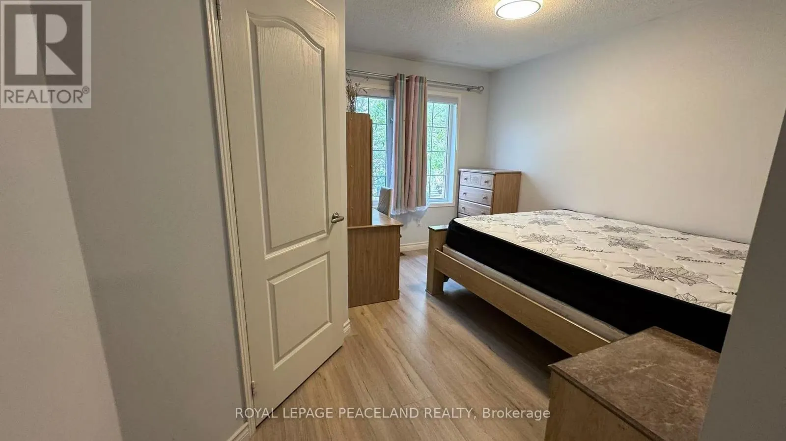 25 BERTRAM EARNSHAW DRIVE