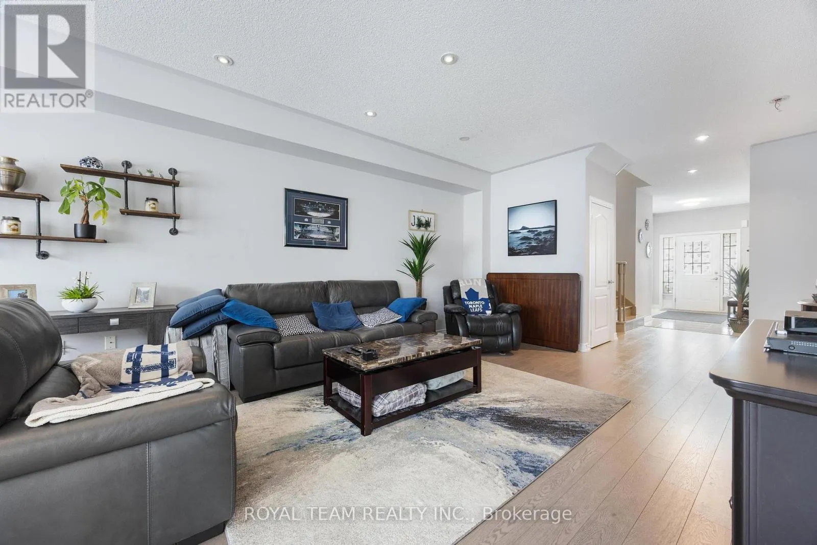 218 RICHARDSON CRESCENT