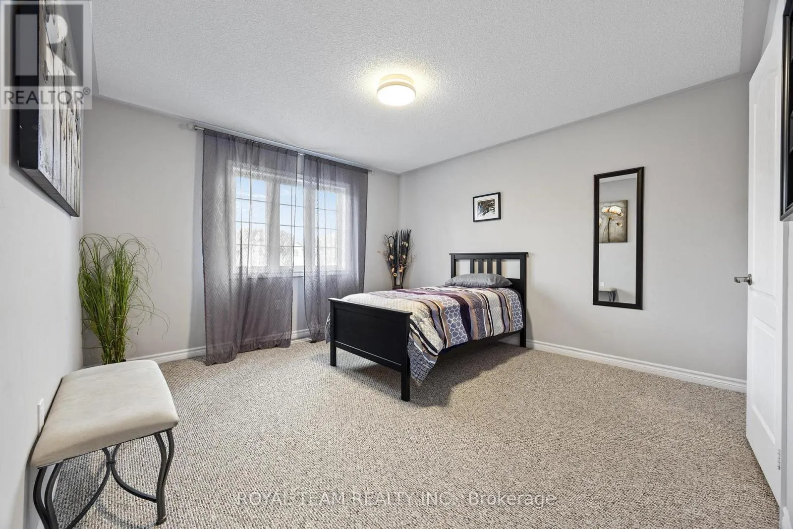 218 RICHARDSON CRESCENT