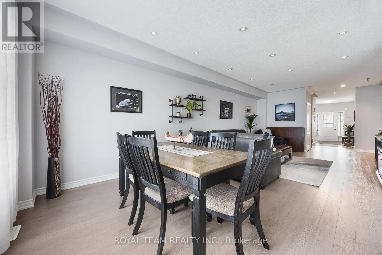 218 RICHARDSON CRESCENT